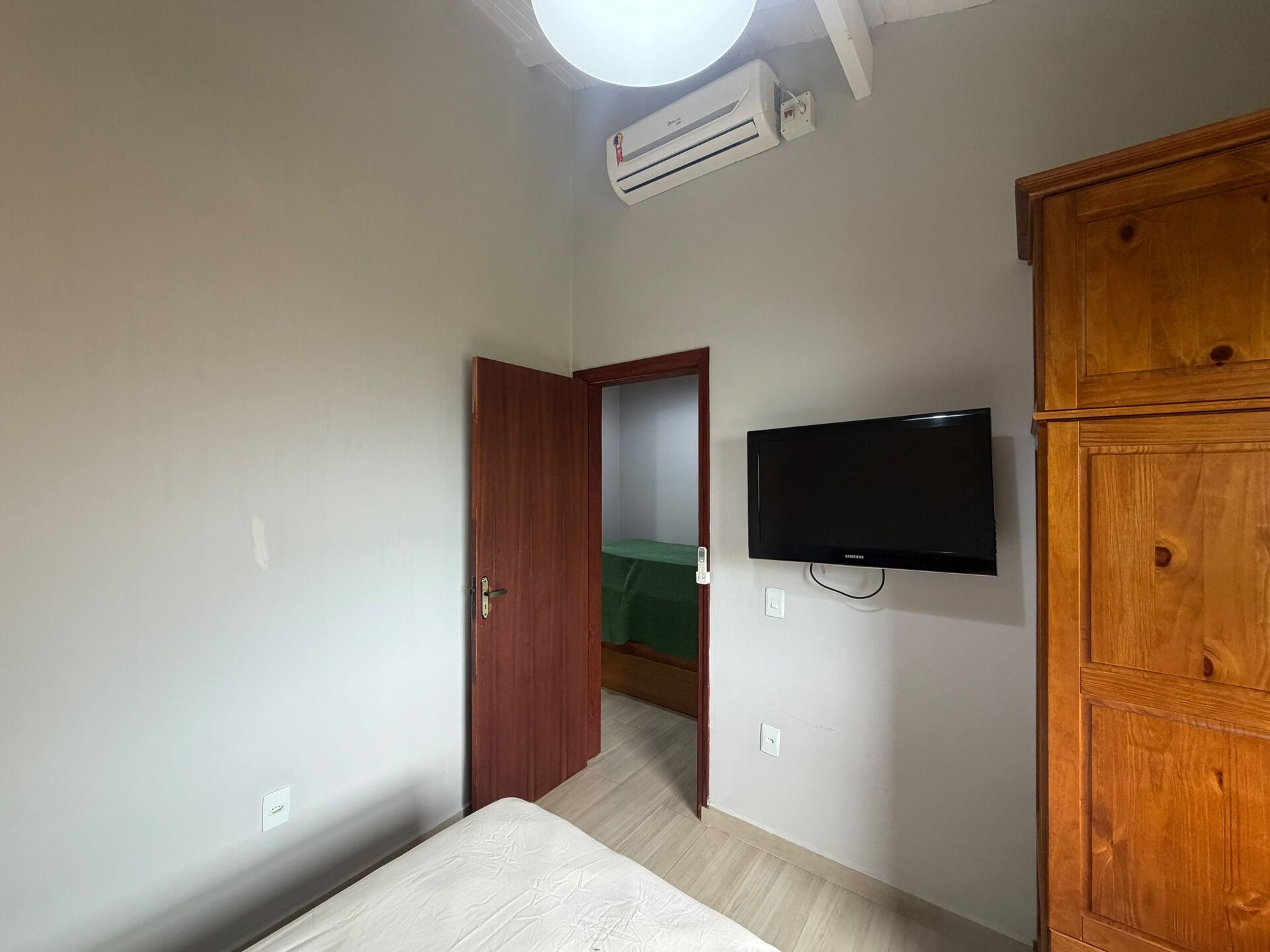 Casa em condomínio (villagio) · 2 dorm. — Quarto