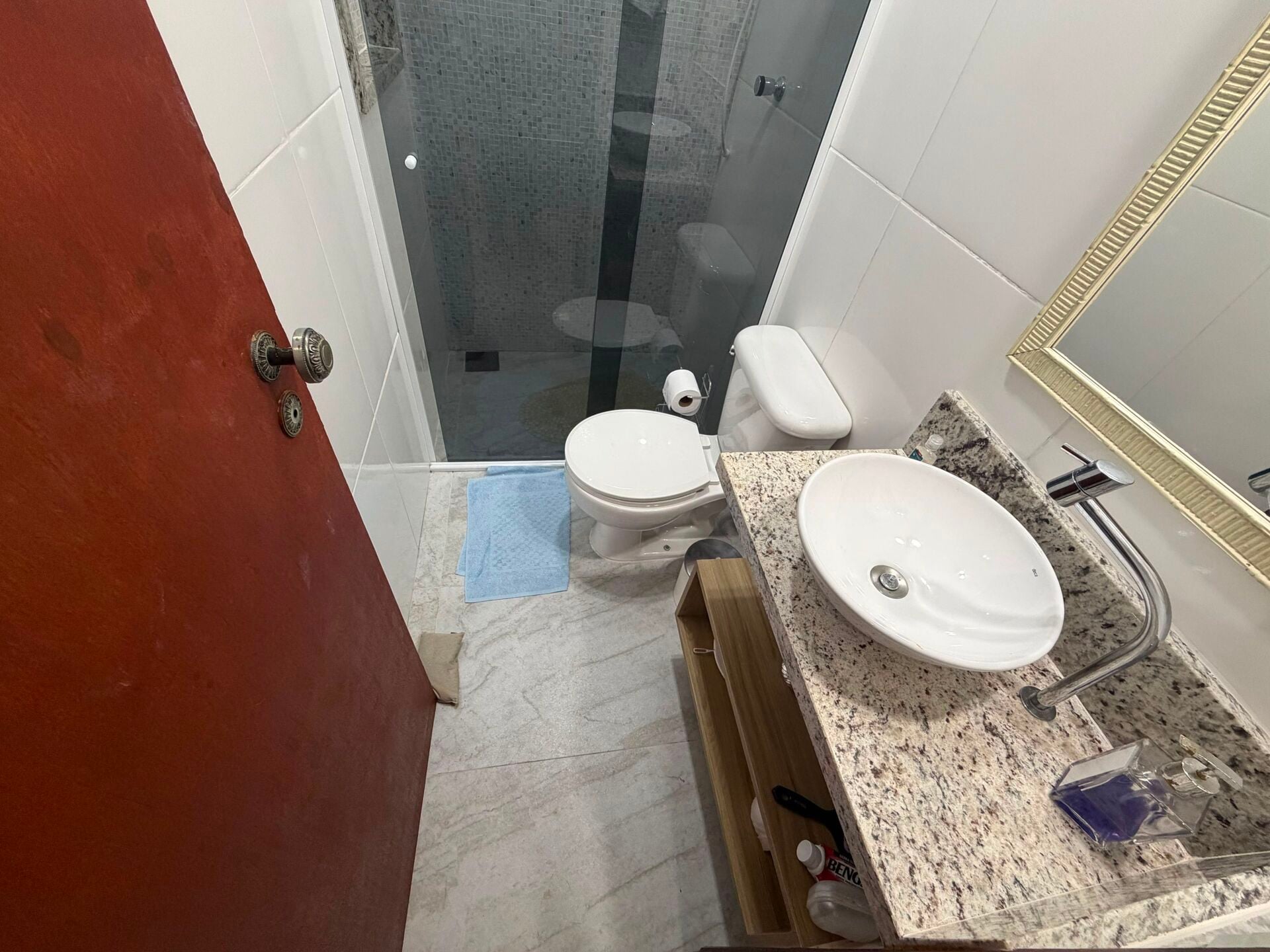 Casa em condomínio (villagio) · 2 dorm. — Banheiro