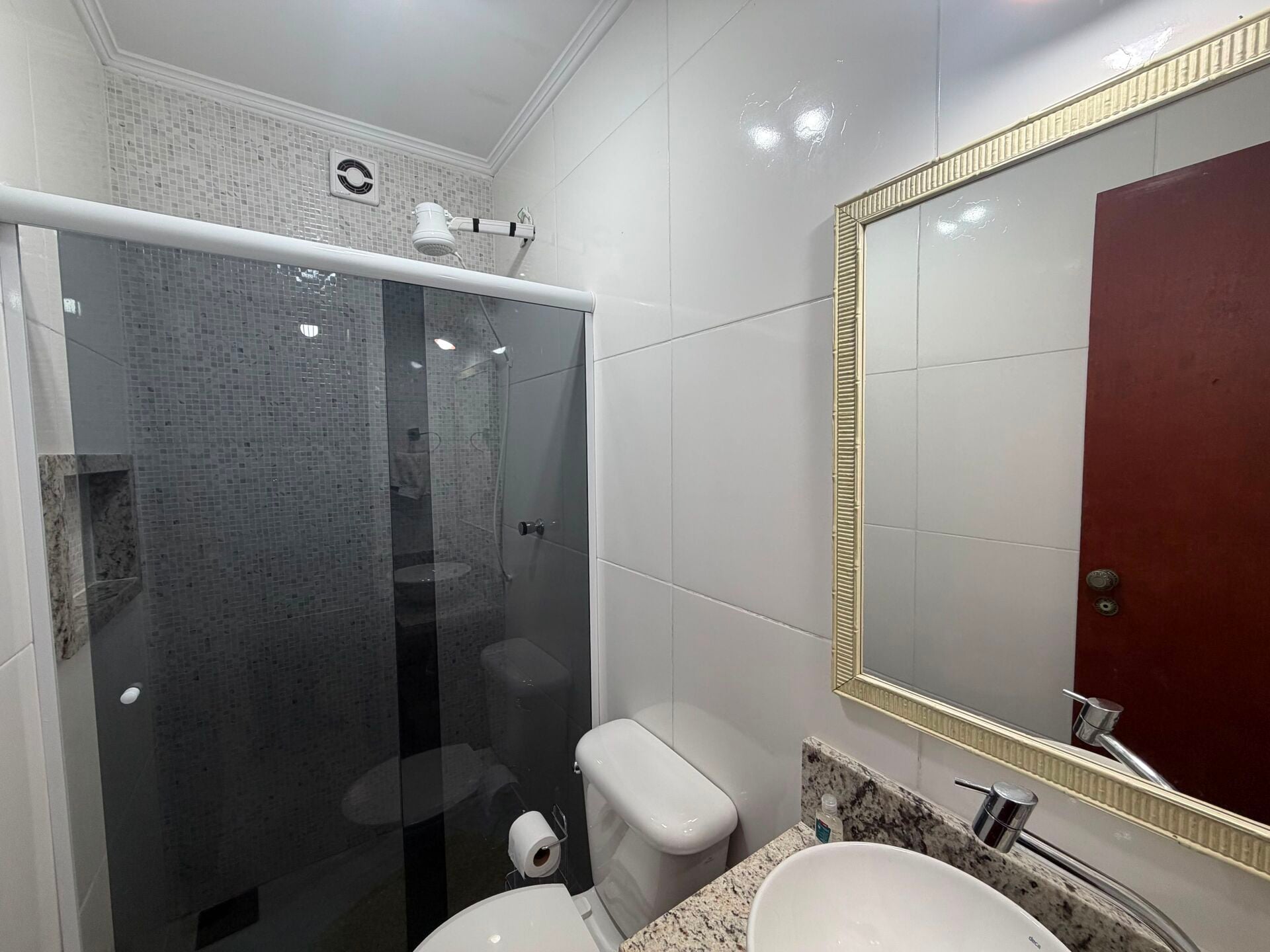 Casa em condomínio (villagio) · 2 dorm. — Banheiro