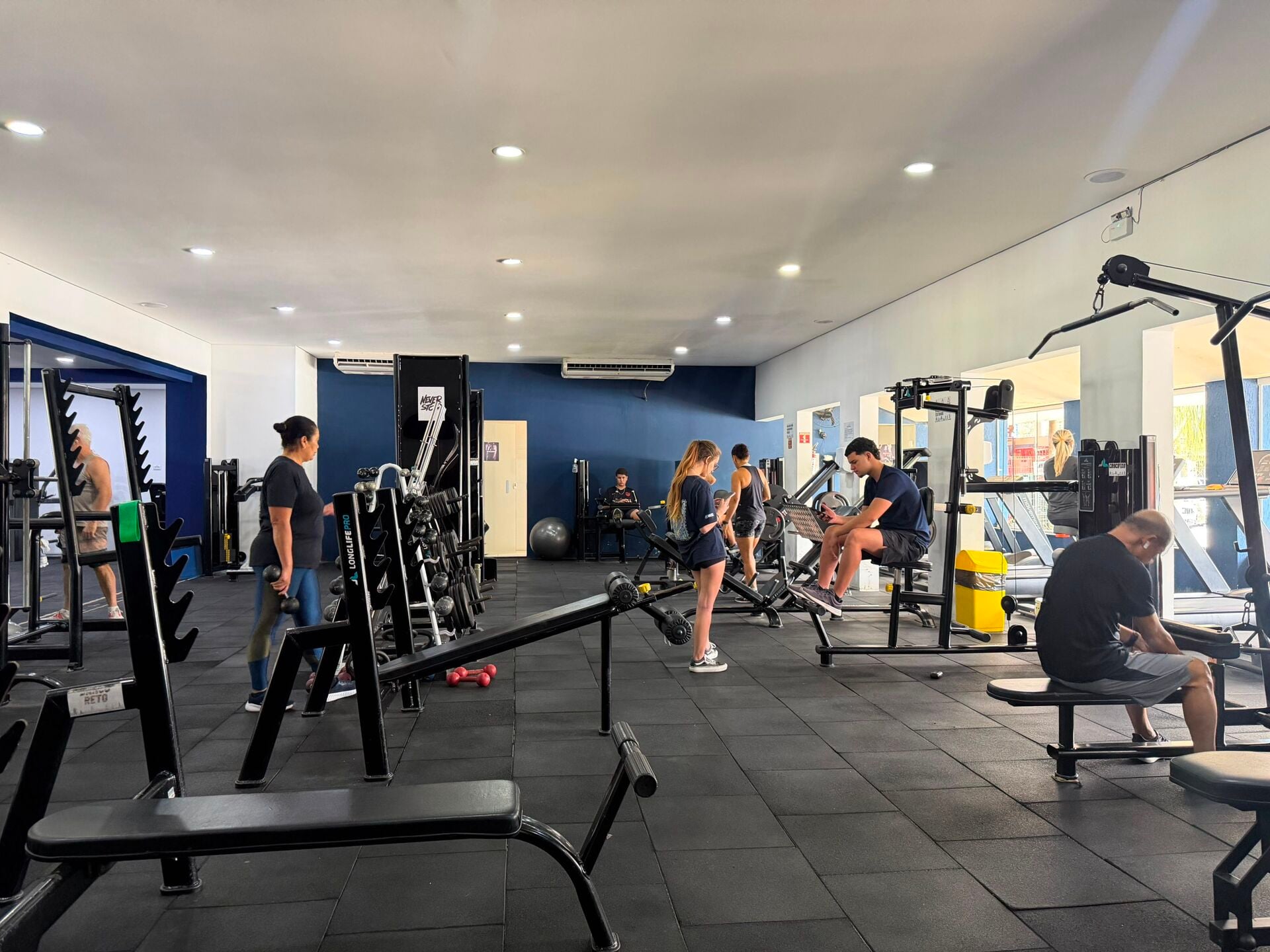 Casa em condomínio (villagio) · 2 dorm. — Lazer academia