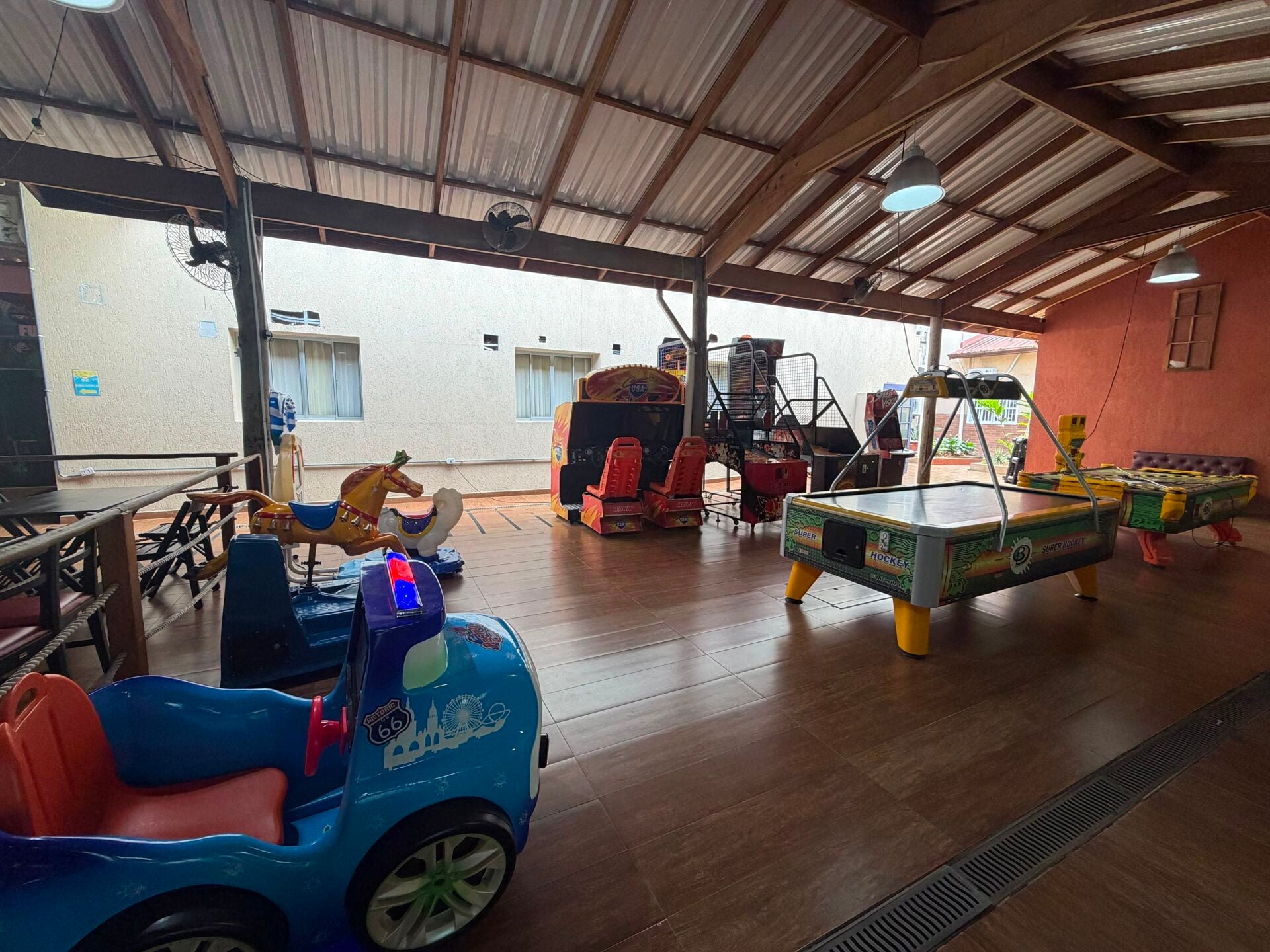 Casa em condomínio (villagio) · 2 dorm. — Lazer brinquedoteca