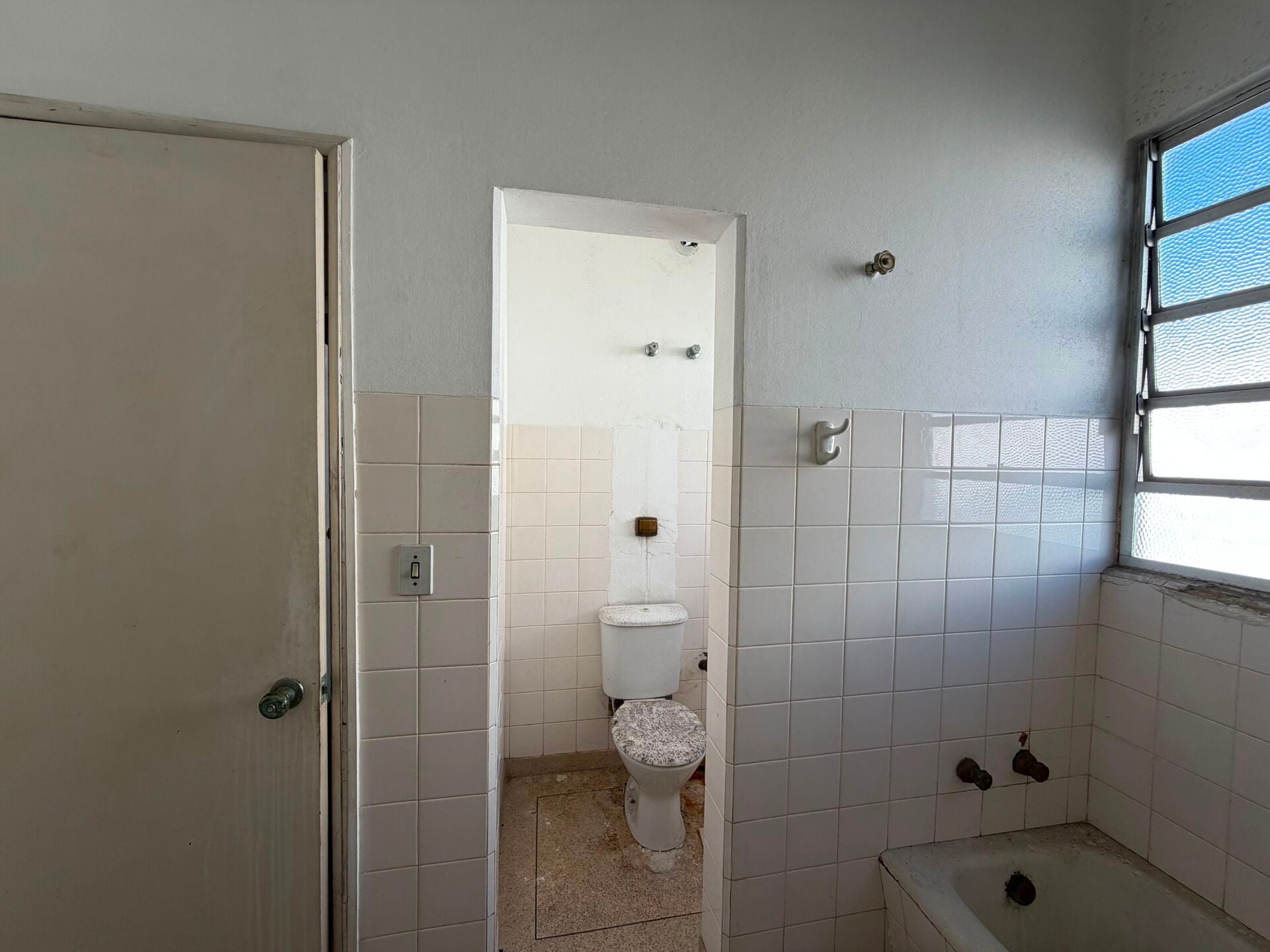 Apartamento · 3 dorm. — Banheiro