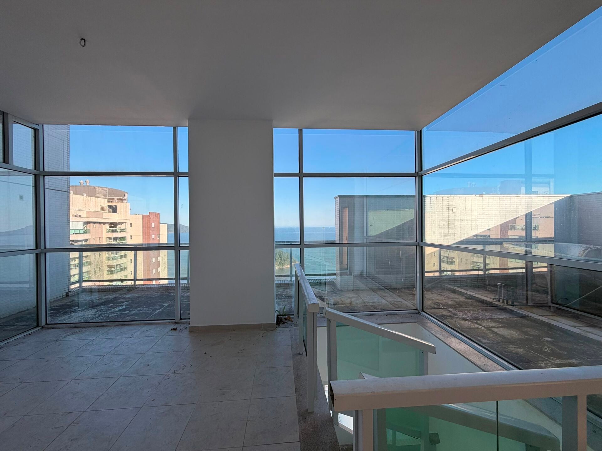 Cobertura duplex · 4 dorm. — Sala