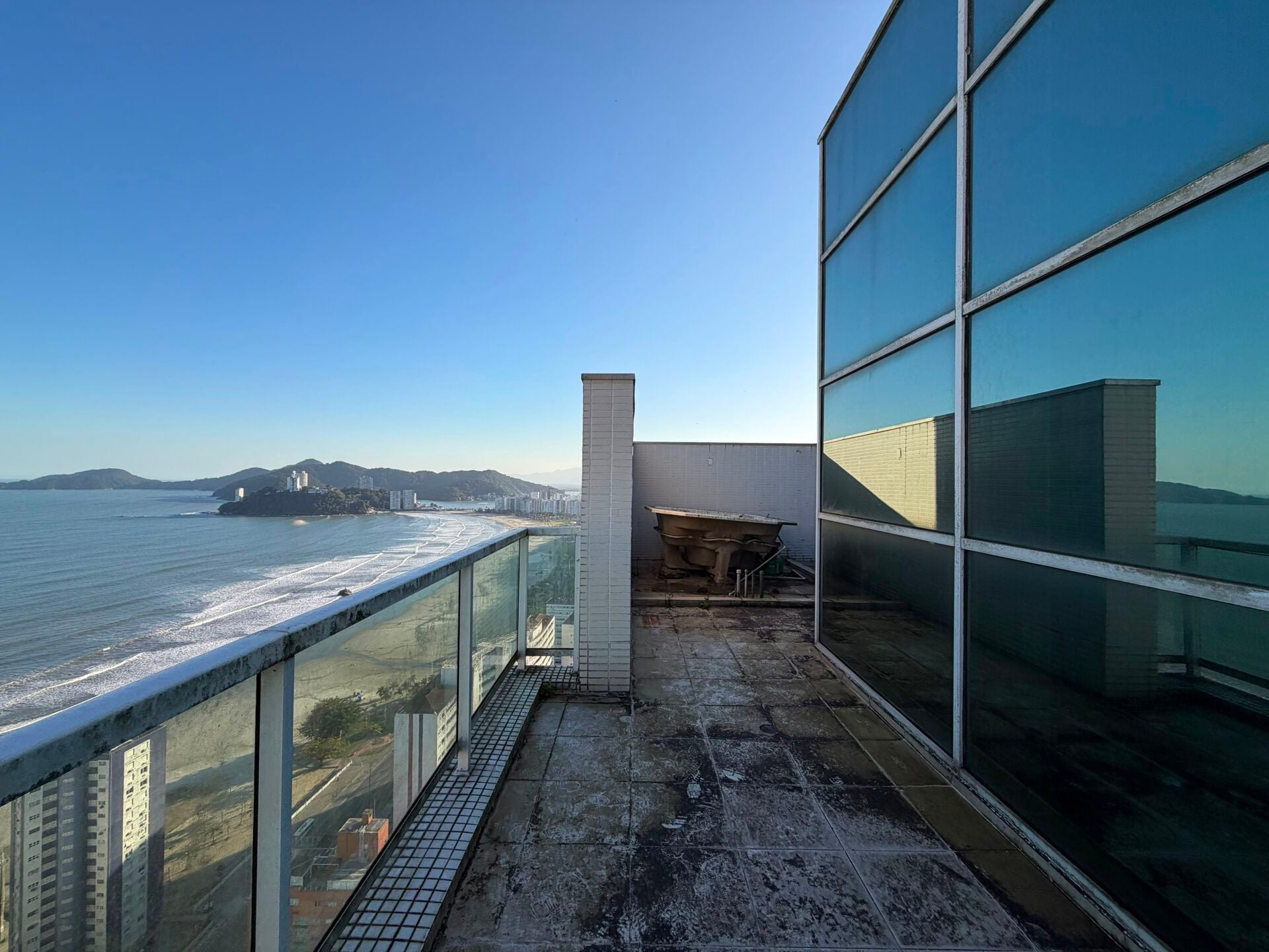 Cobertura duplex · 4 dorm. — Varanda