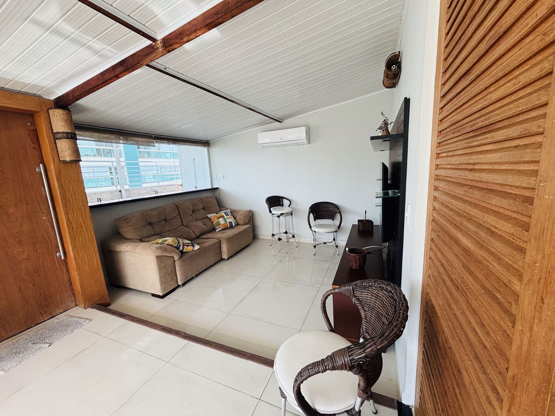 Cobertura 93 · 3 dorm. — Sala