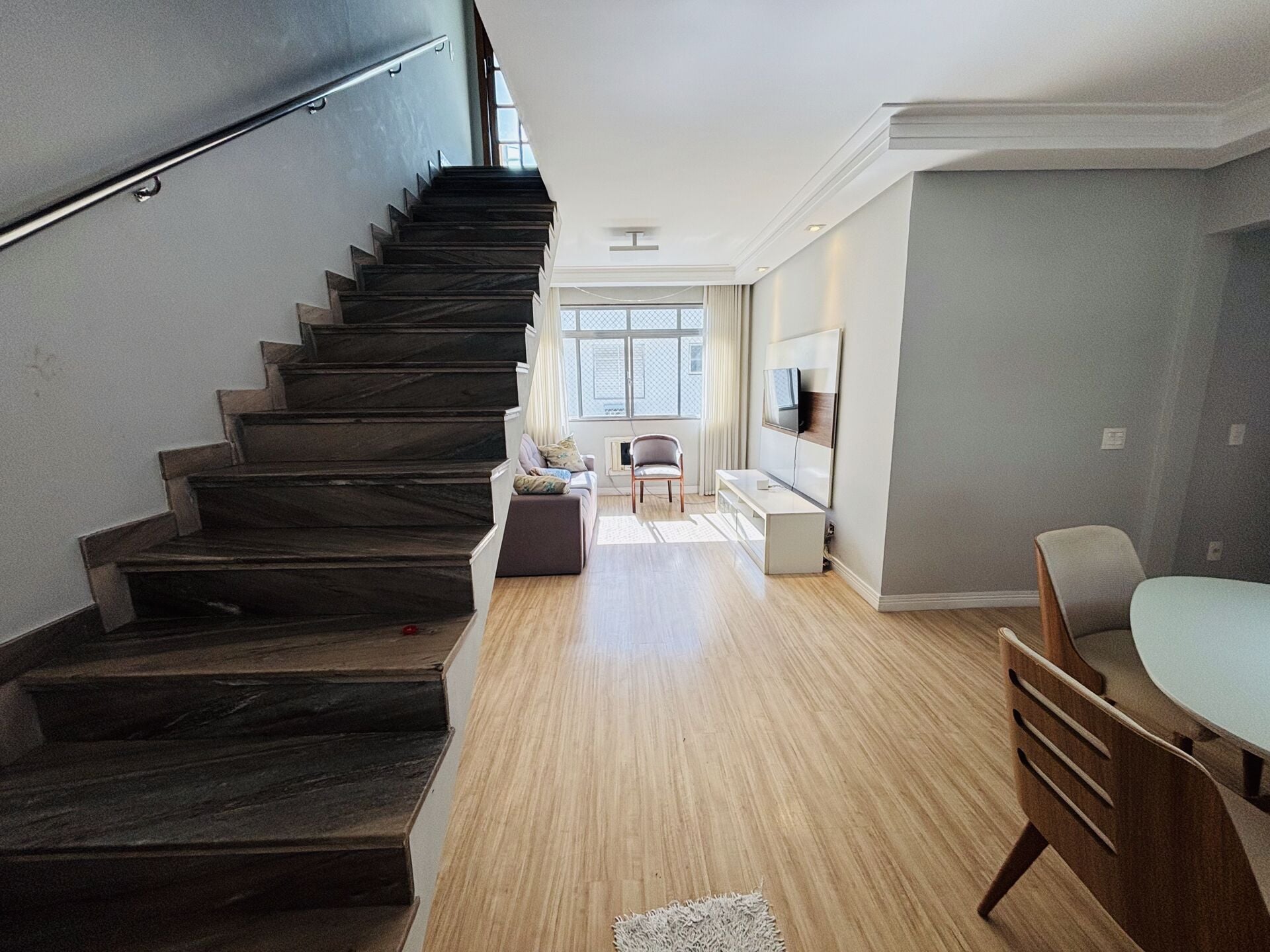 Cobertura 93 · 3 dorm. — Sala