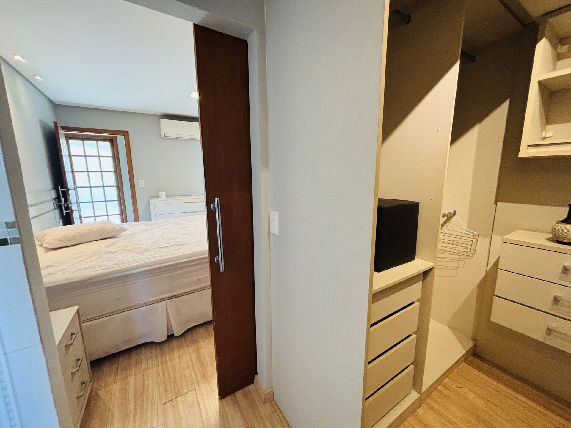Cobertura 93 · 3 dorm. — Closet