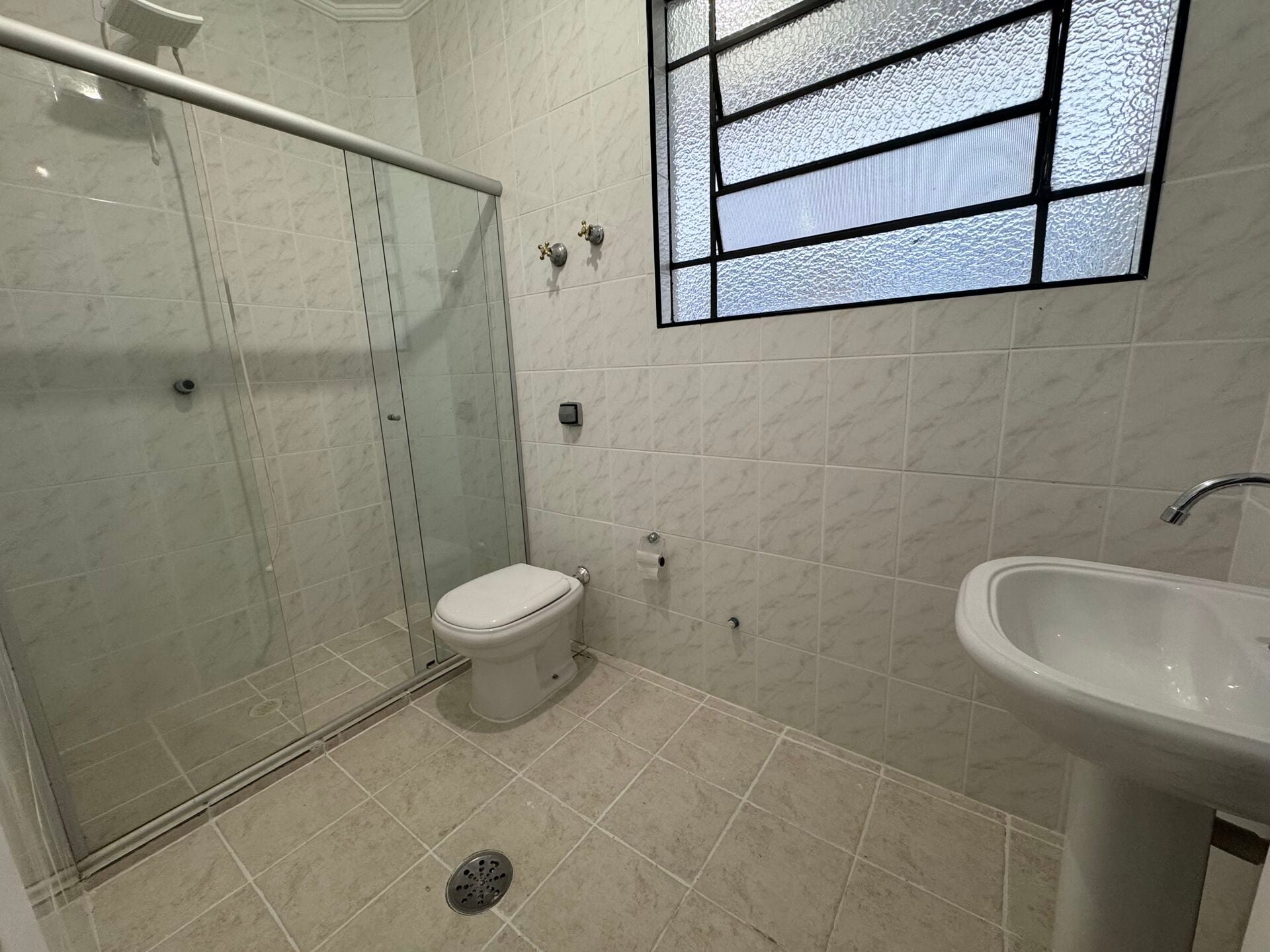 Apartamento · 2 dorm. — Banheiro