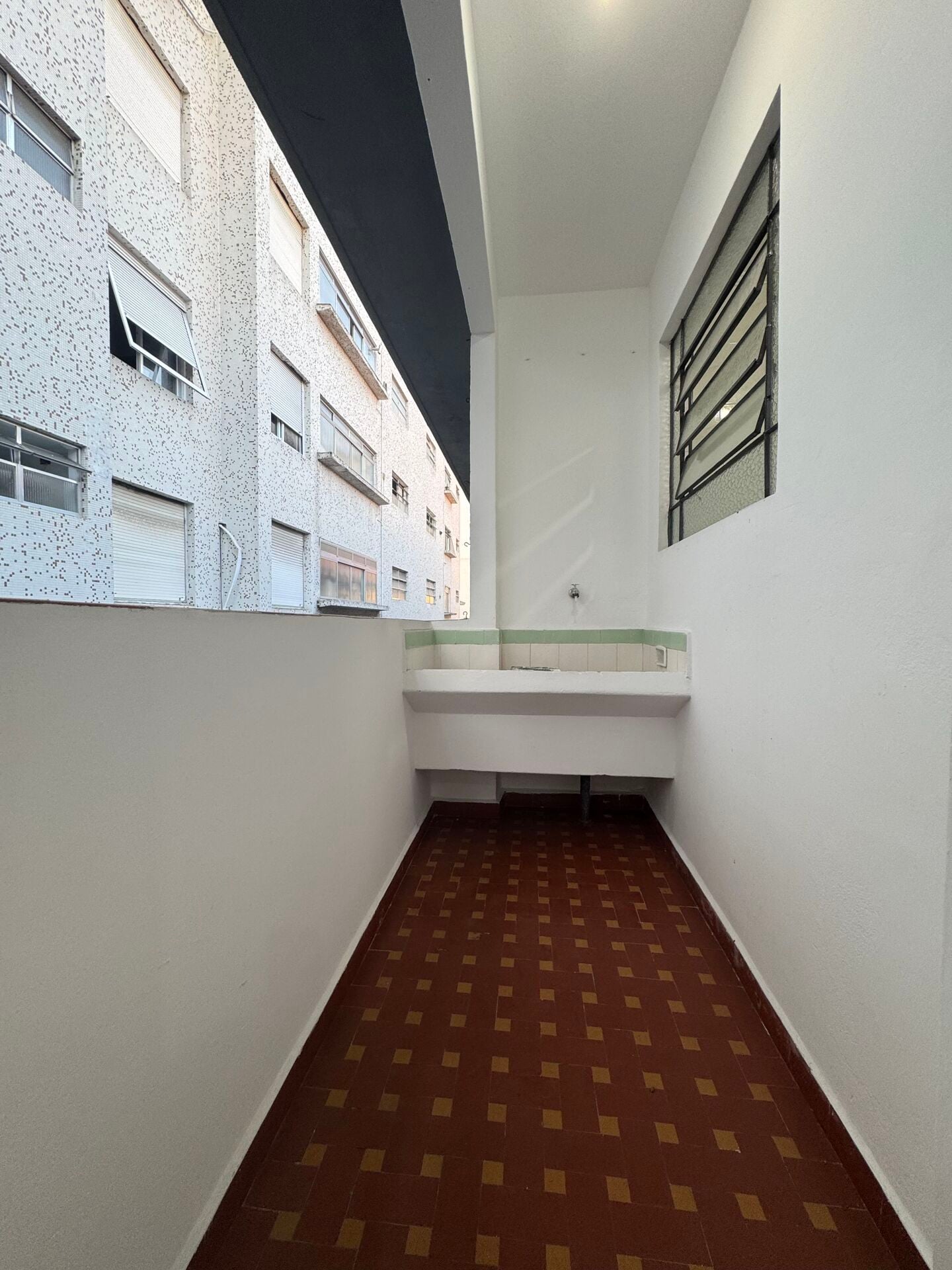 Apartamento · 2 dorm. — Área de serviço