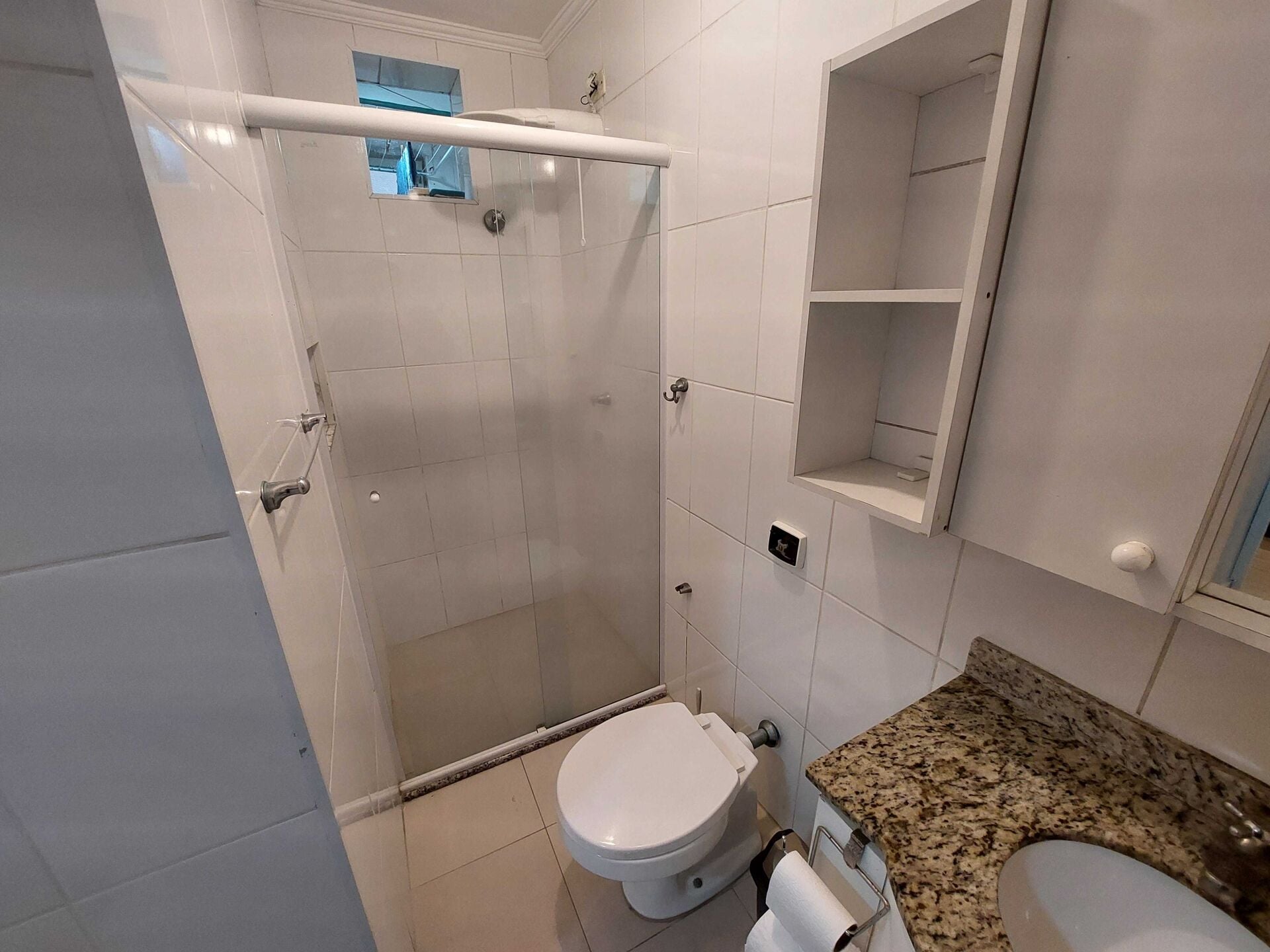 Apartamento · 2 dorm. — Banheiro
