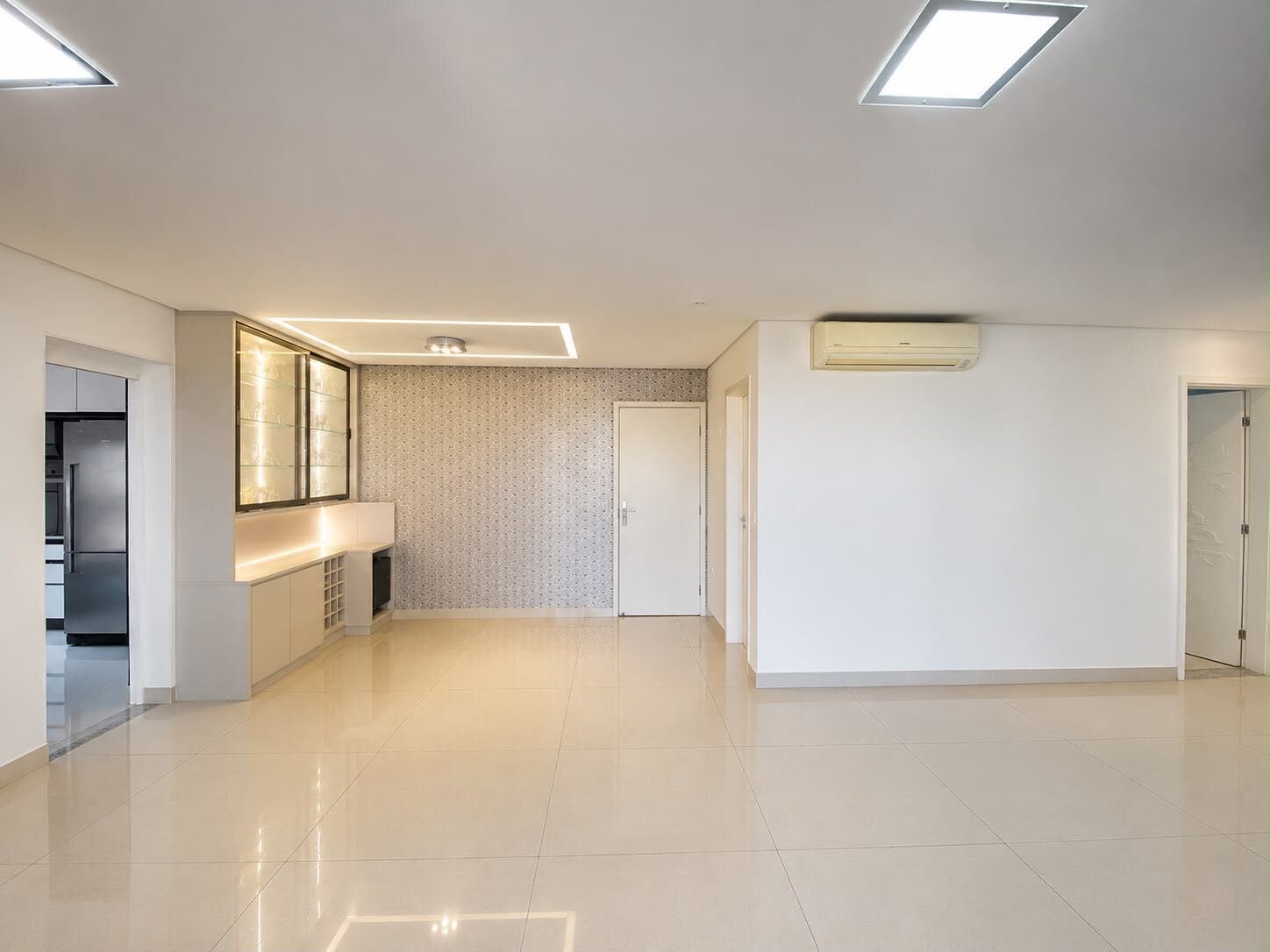 Apartamento · 4 dorm. — Sala