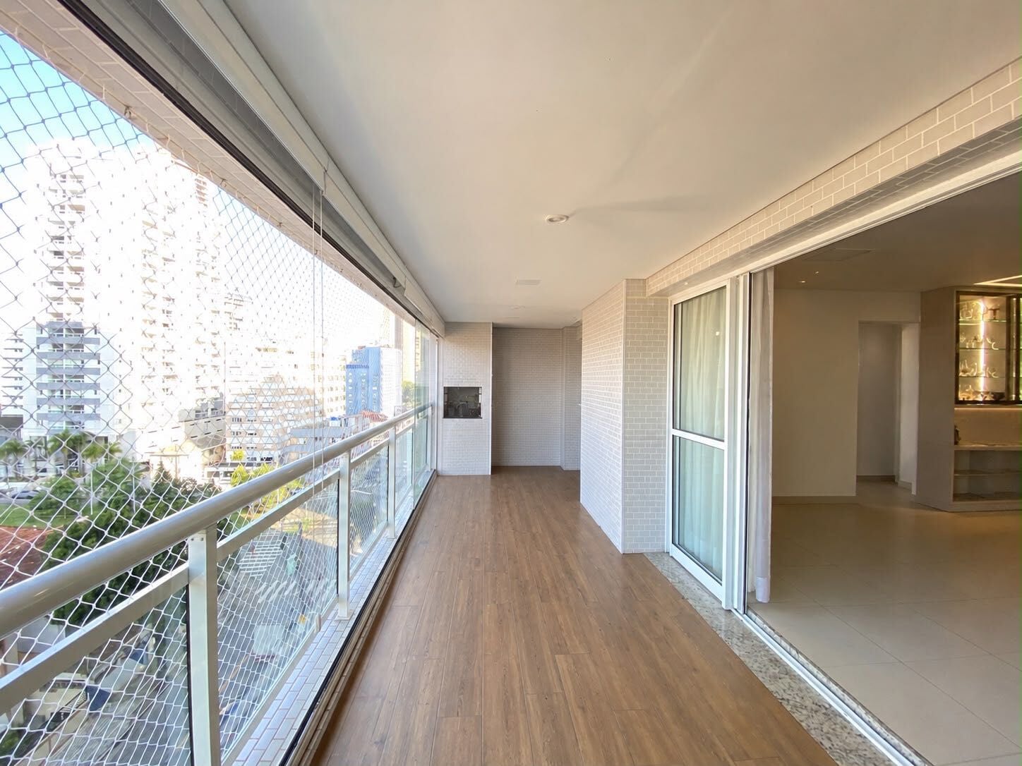 Apartamento · 4 dorm. — Varanda