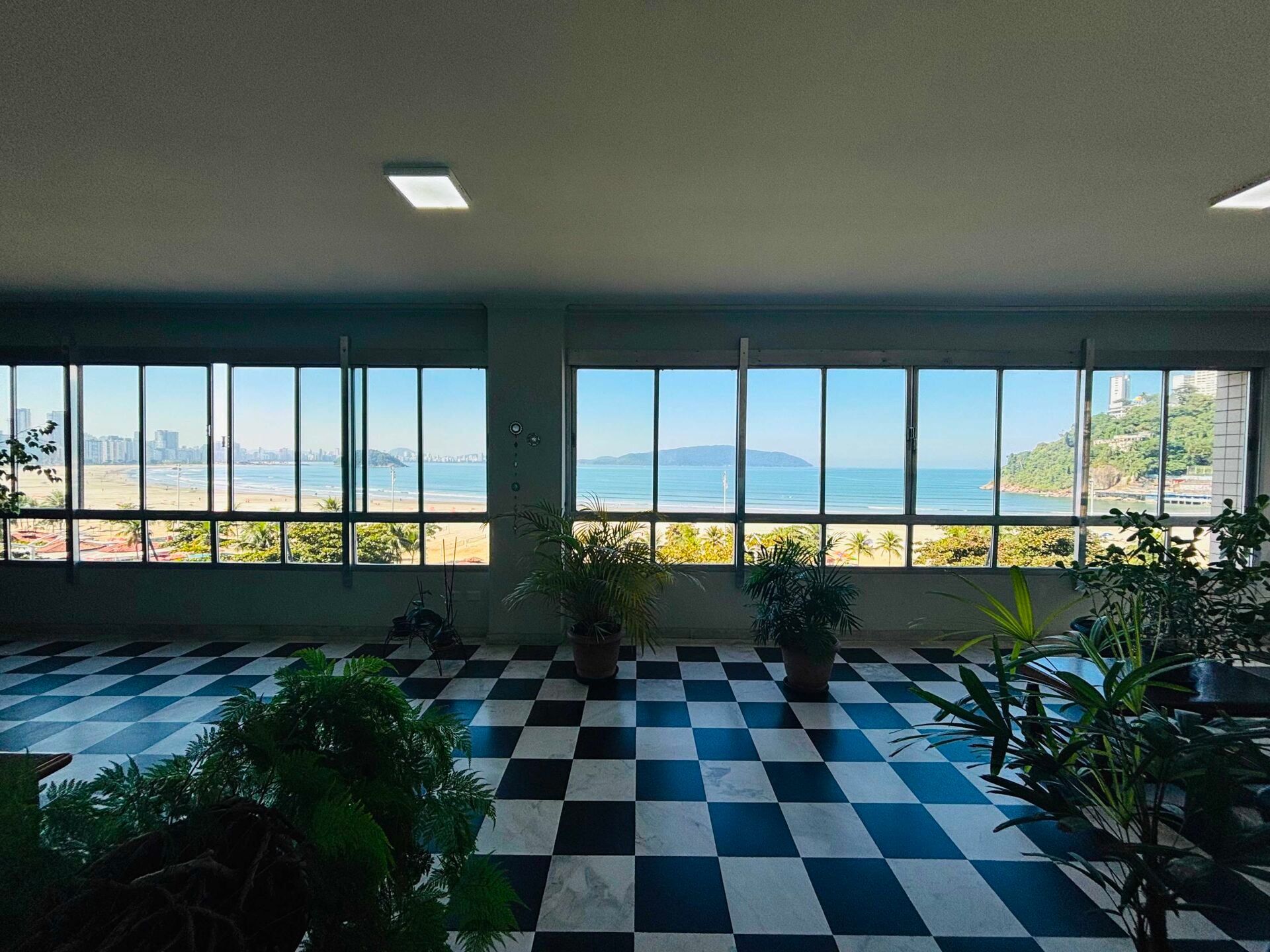 Apartamento · 3 dorm. — Sala