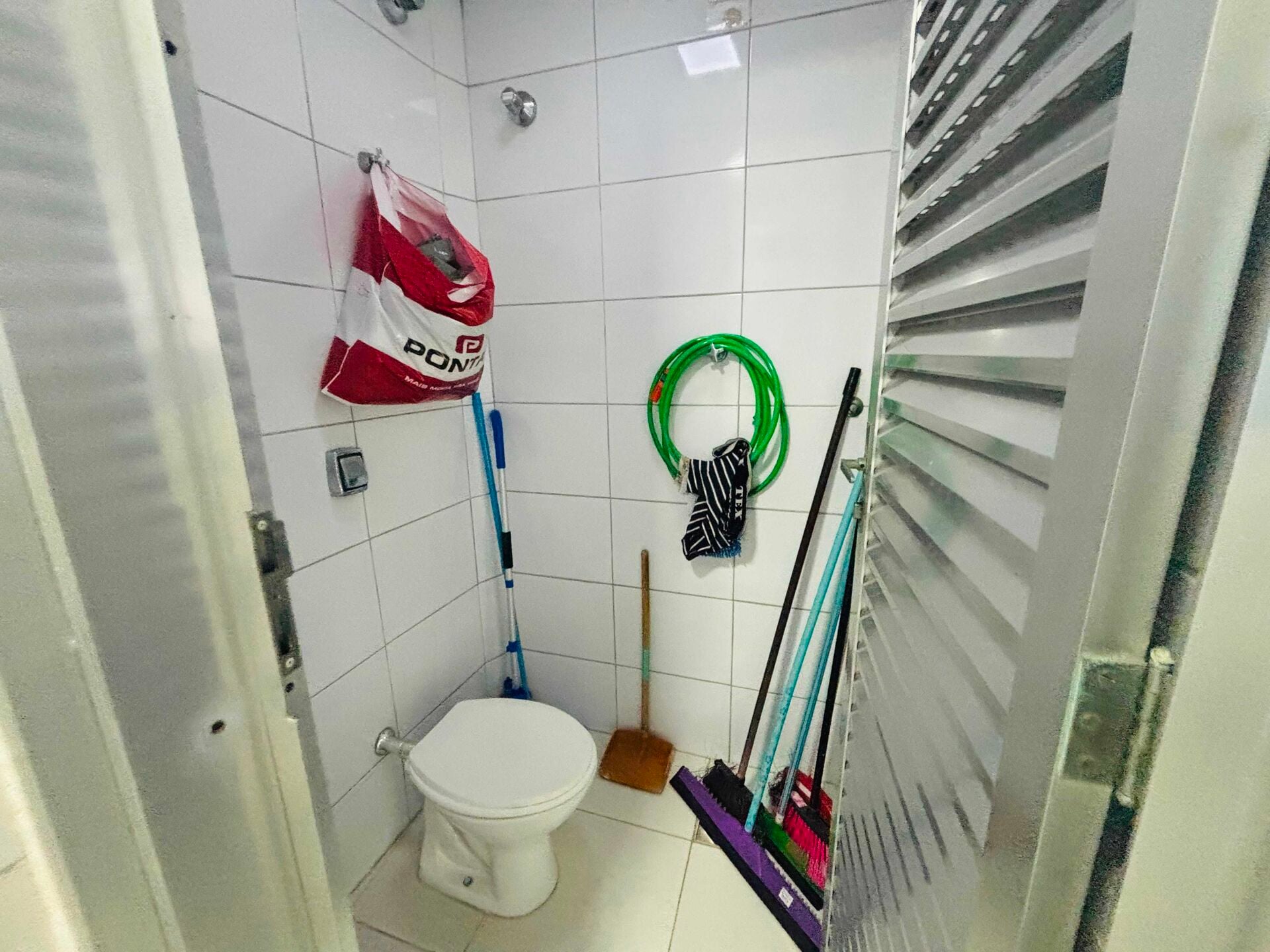 Apartamento · 3 dorm. — Banheiro de servico