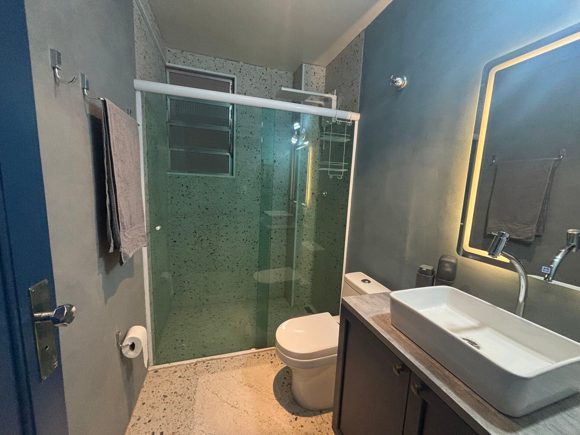 Apartamento kitnet 33 · 1 dorm. — Banheiro