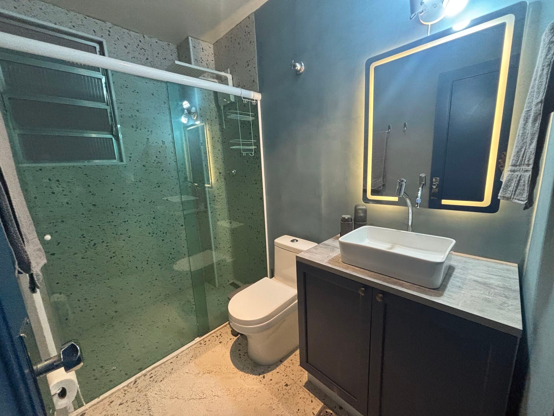 Apartamento kitnet 33 · 1 dorm. — Banheiro