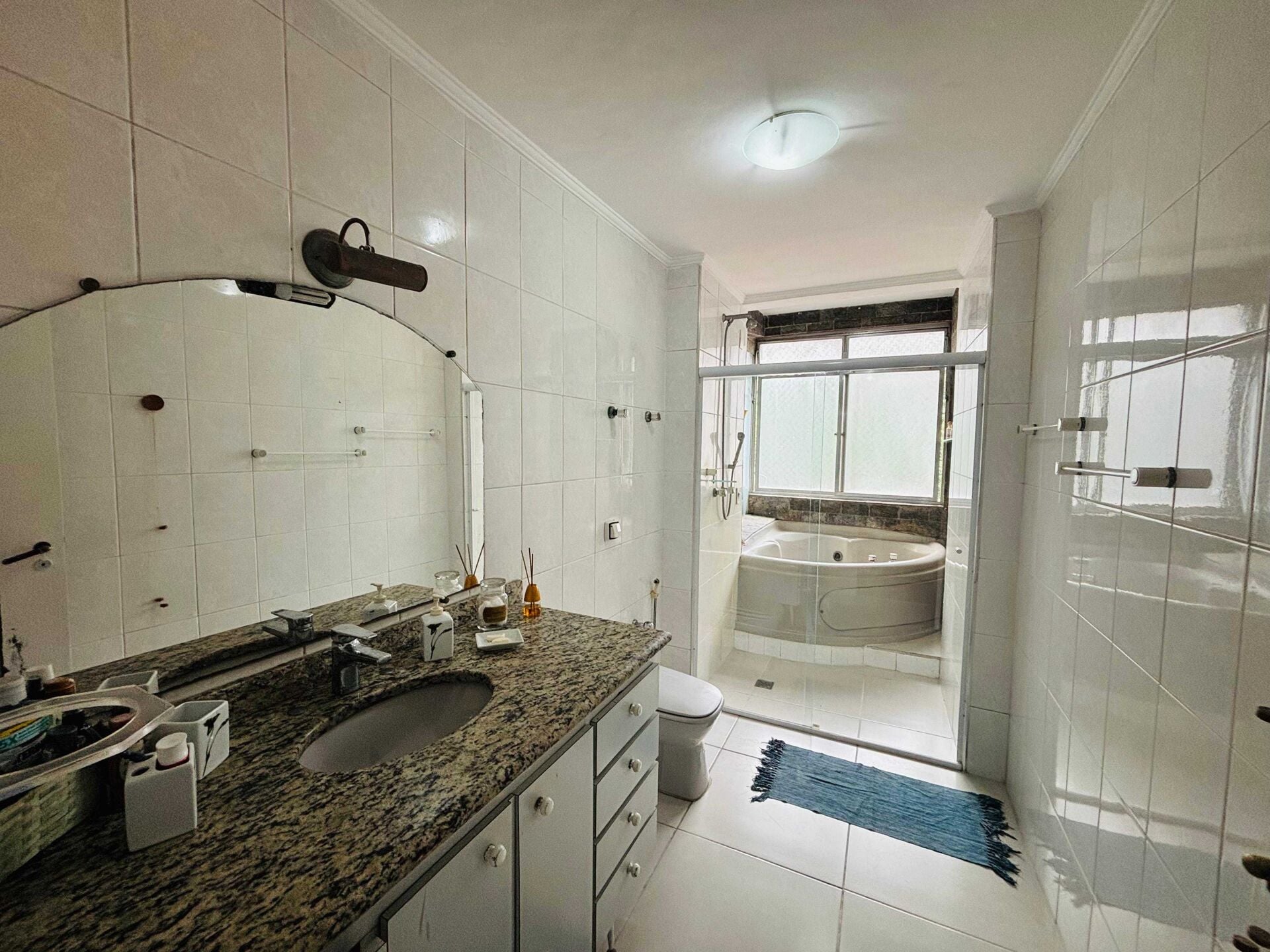 Apartamento · 3 dorm. — Banheiro