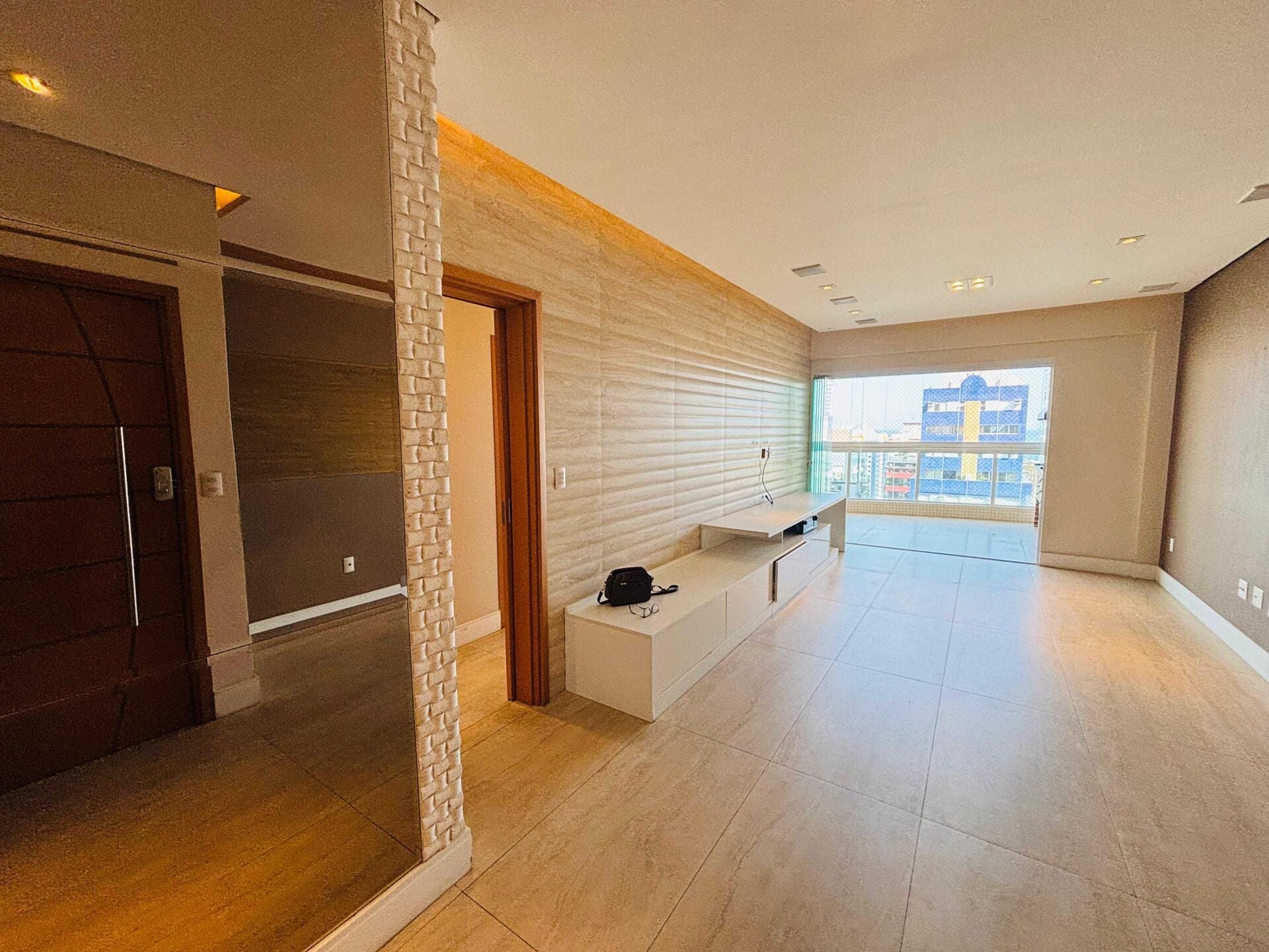 Apartamento · 3 dorm. — Sala