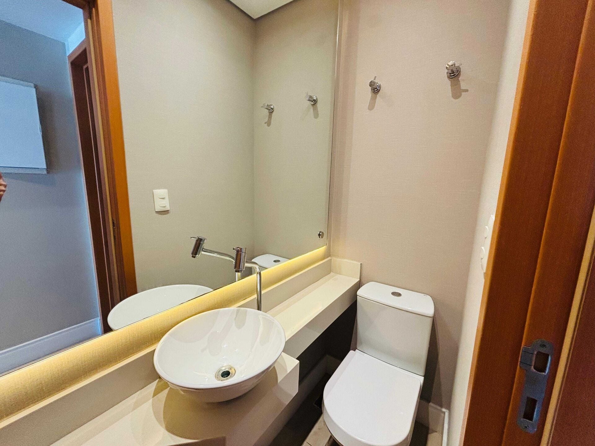 Apartamento · 3 dorm. — Banheiro
