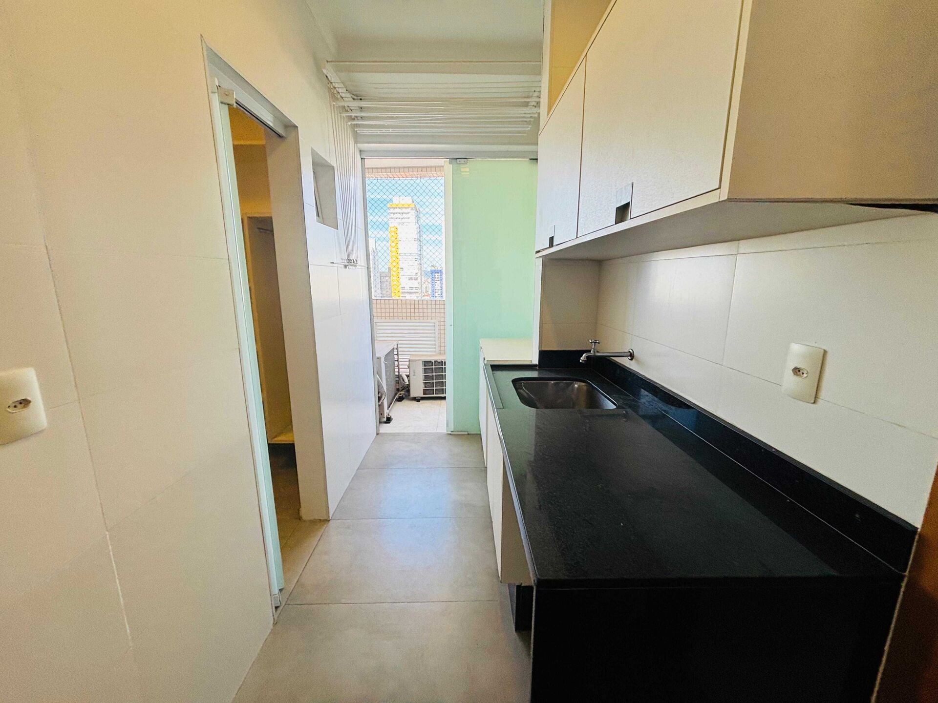 Apartamento · 3 dorm. — Área de serviço