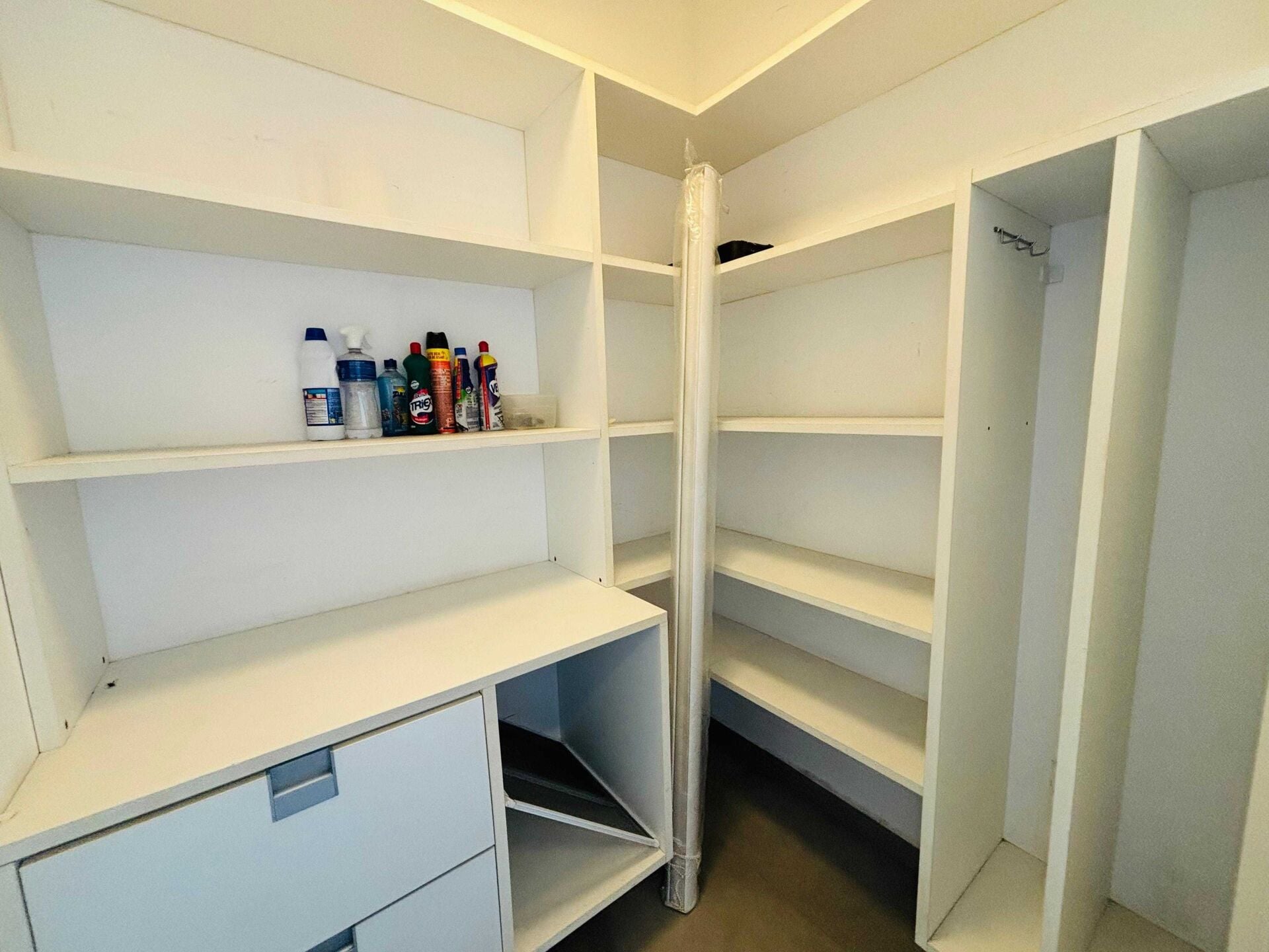 Apartamento · 3 dorm. — Área de serviço
