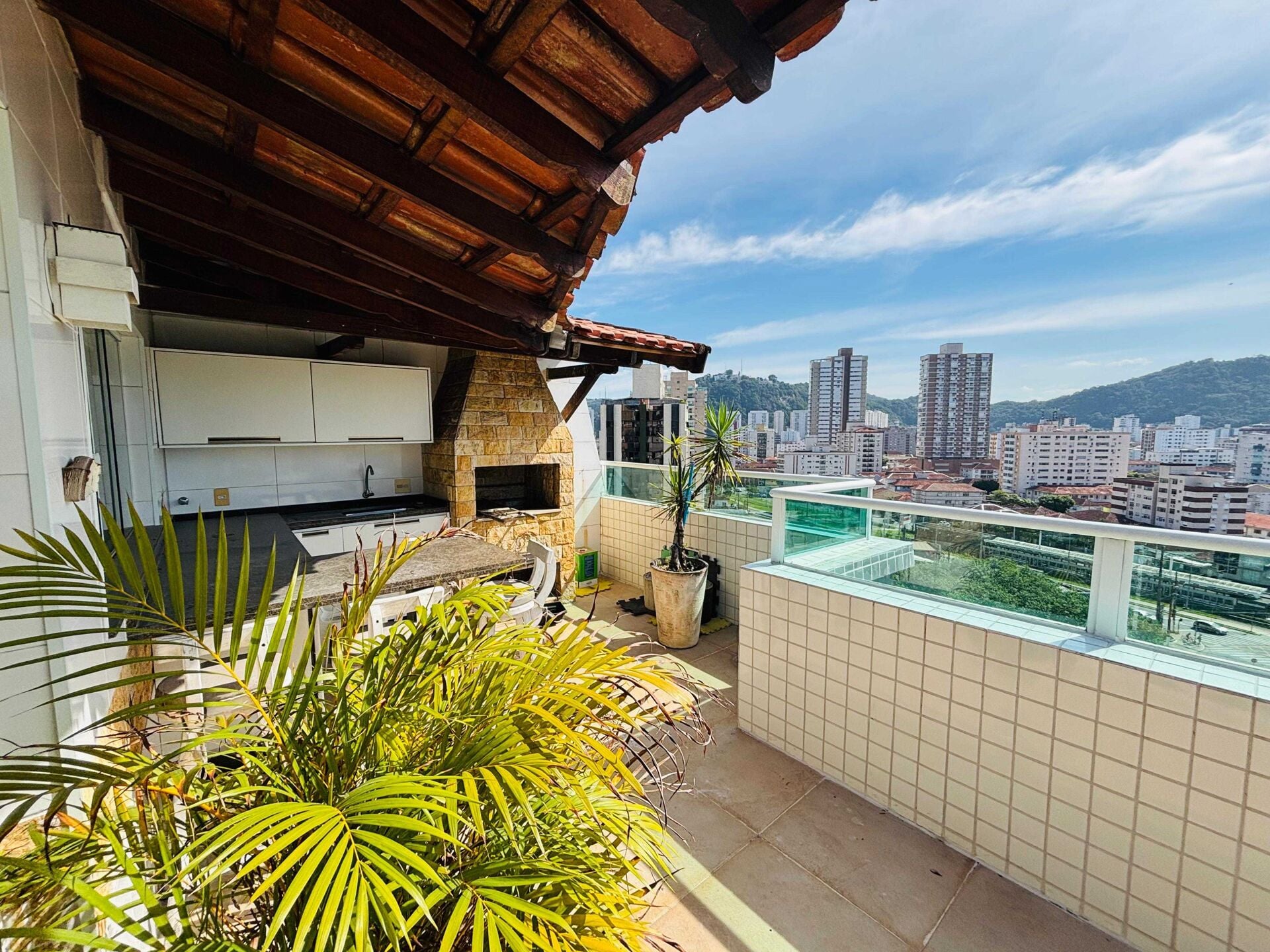 Cobertura duplex · 3 dorm. — Varanda