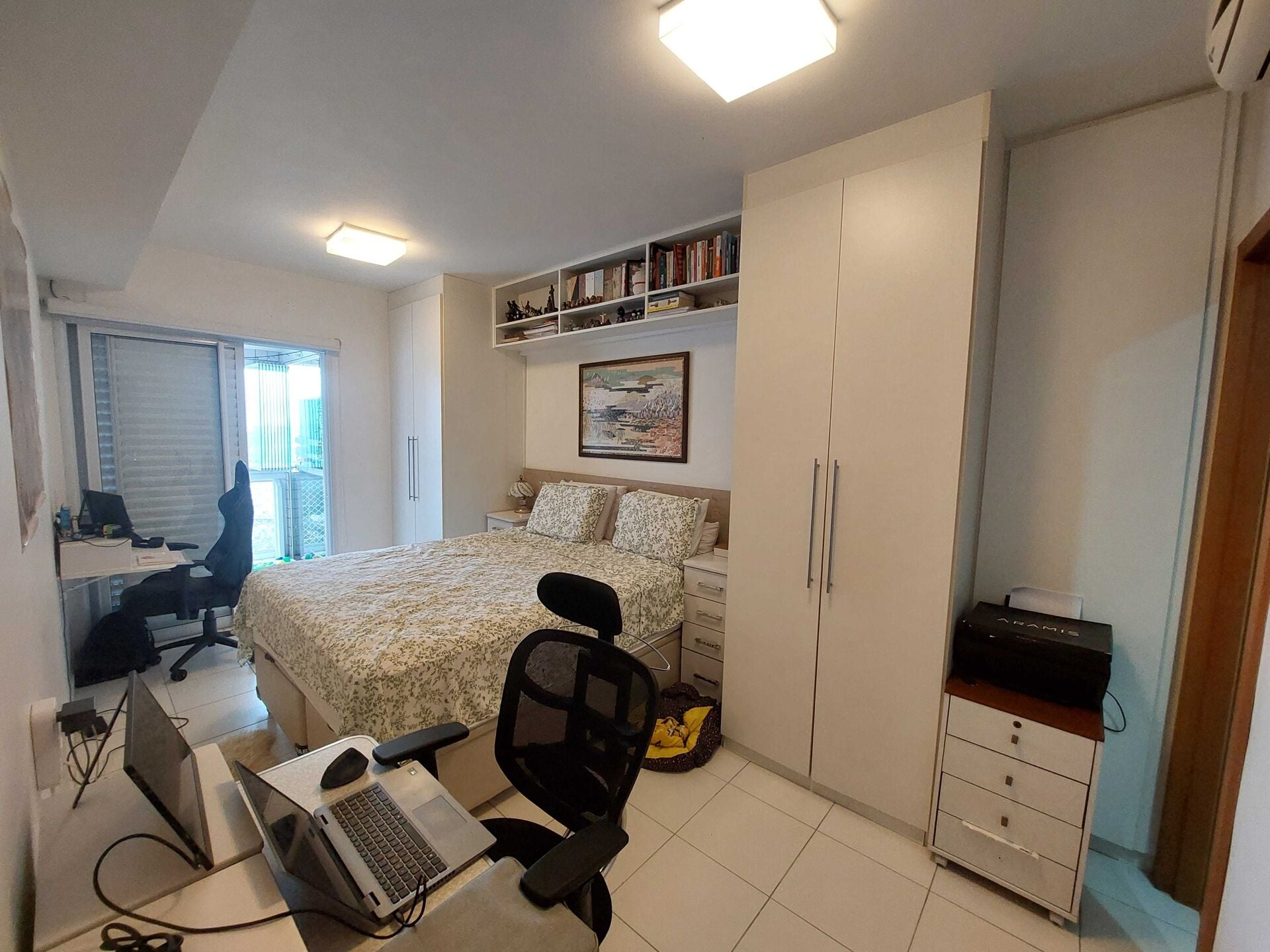 Apartamento · 2 dorm. — Suíte