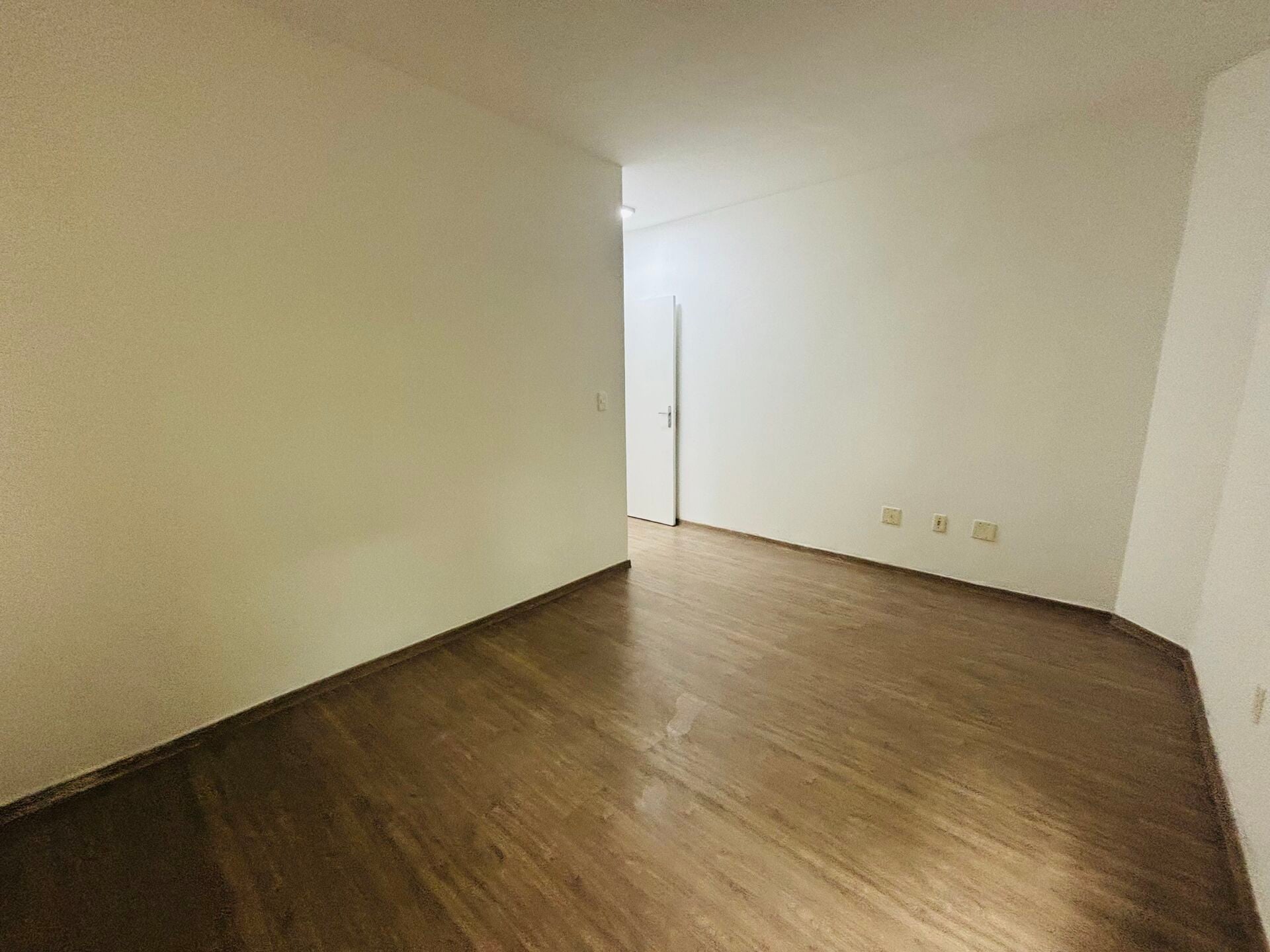 Apartamento 21 · 3 dorm. — Quarto