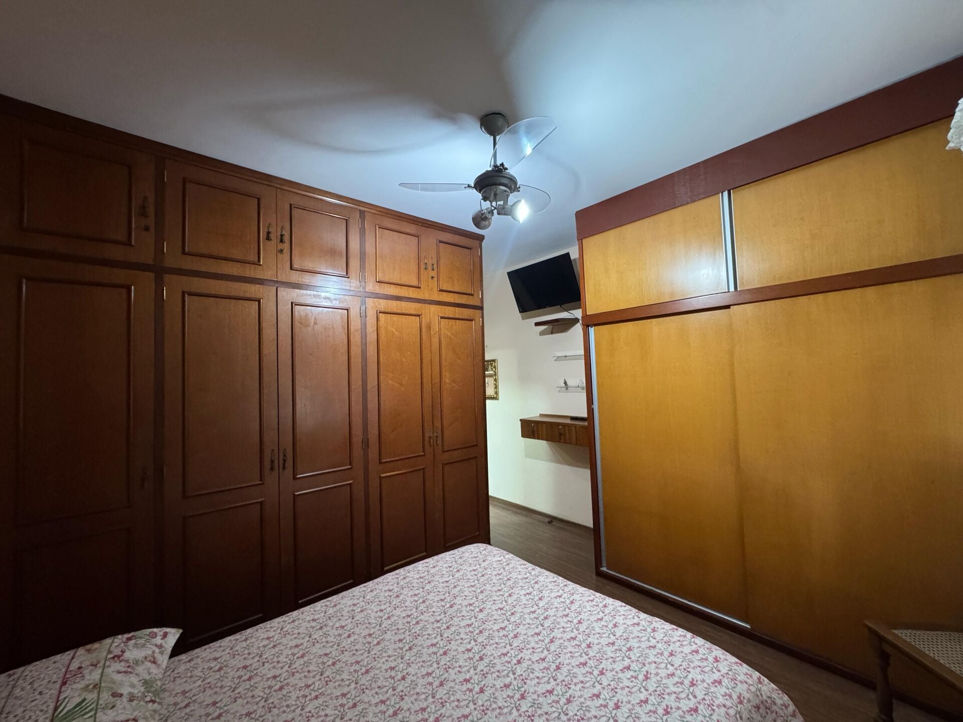 Apartamento 42 · 3 dorm. — Suíte