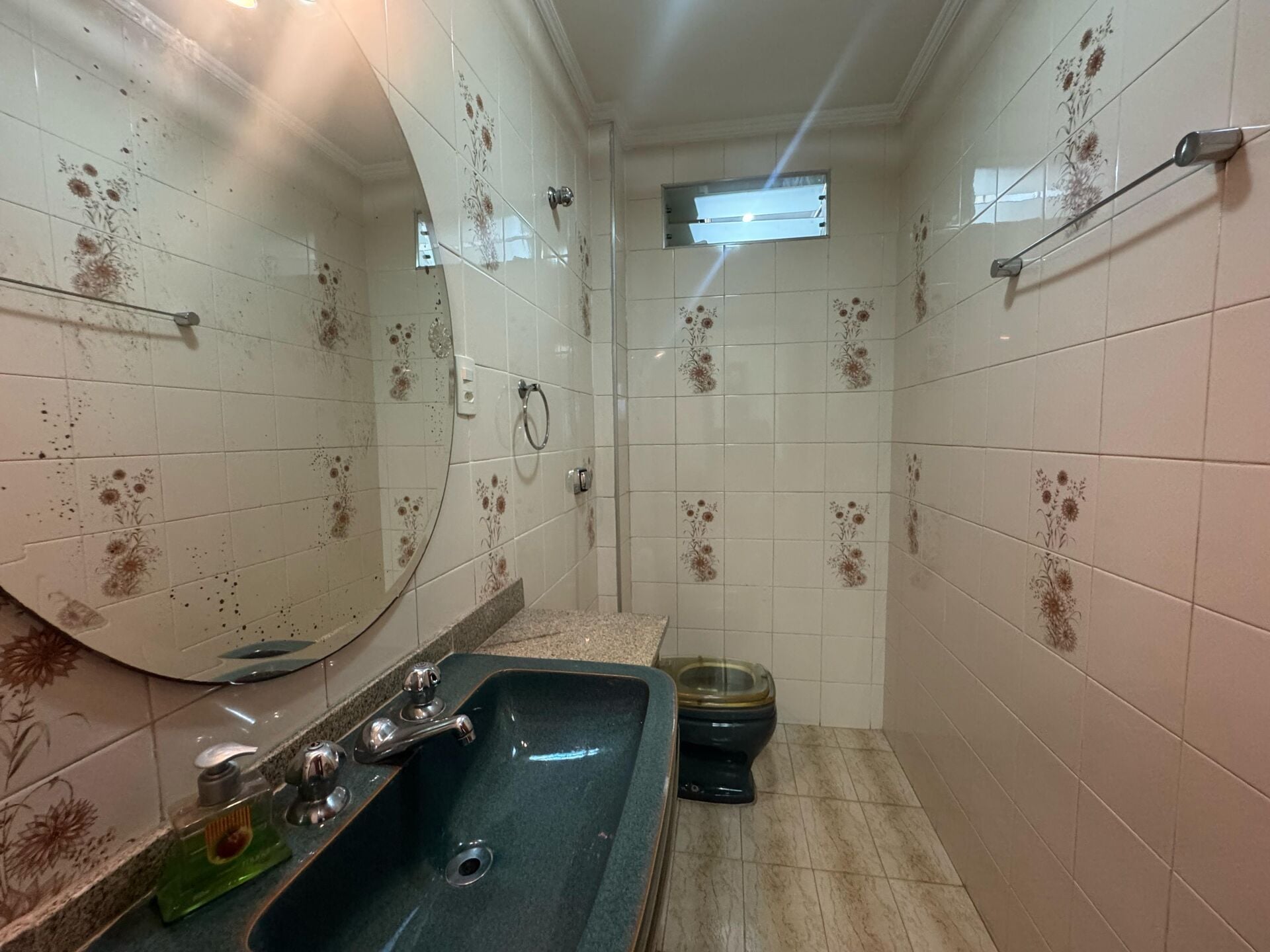 Apartamento 42 · 3 dorm. — Banheiro
