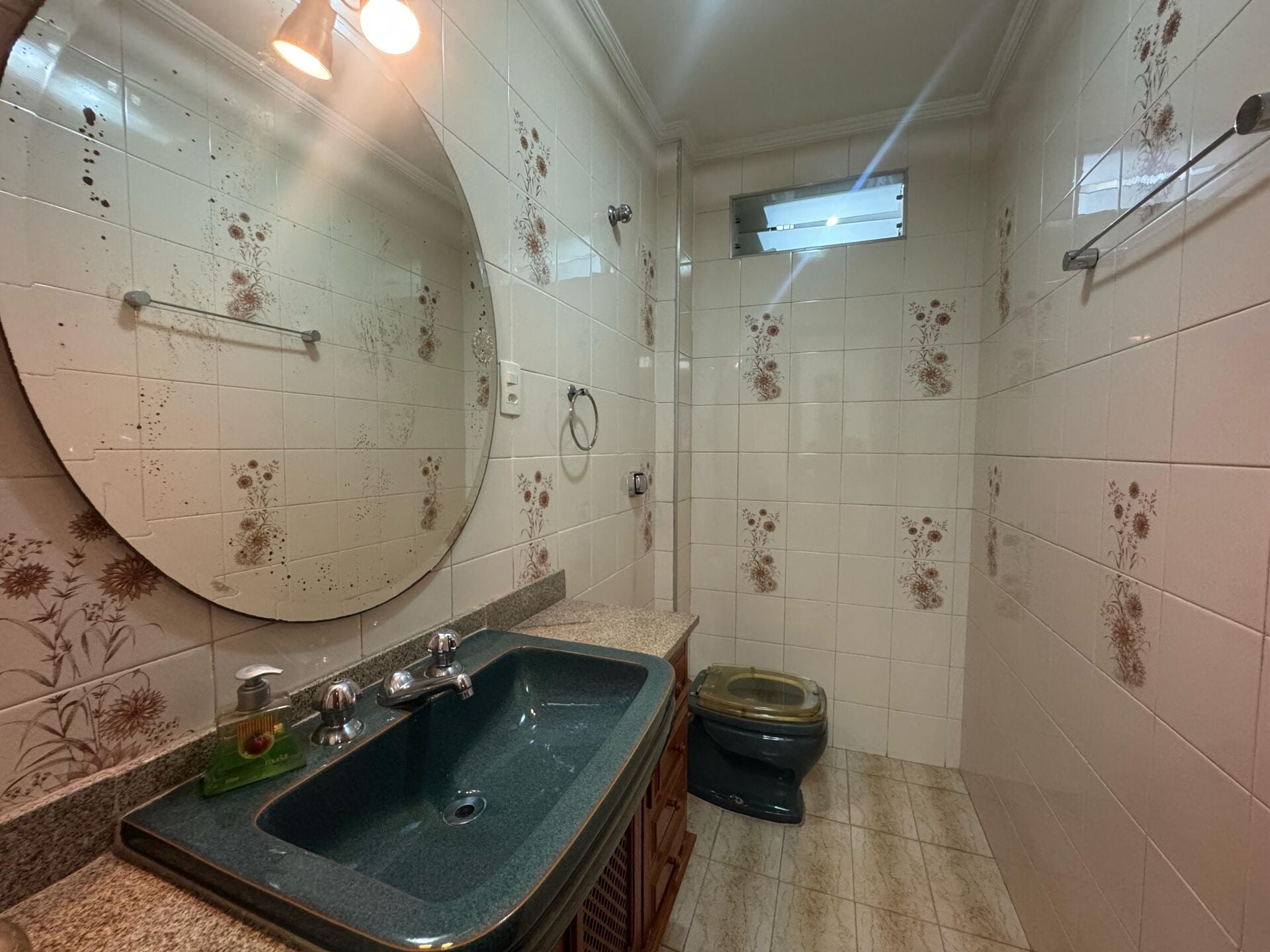 Apartamento 42 · 3 dorm. — Banheiro