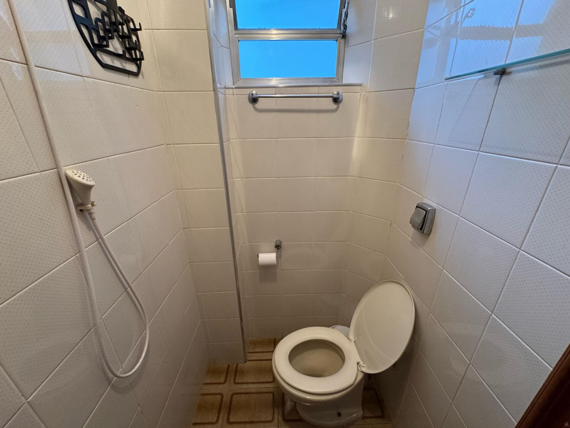 Apartamento 42 · 3 dorm. — Banheiro de servico