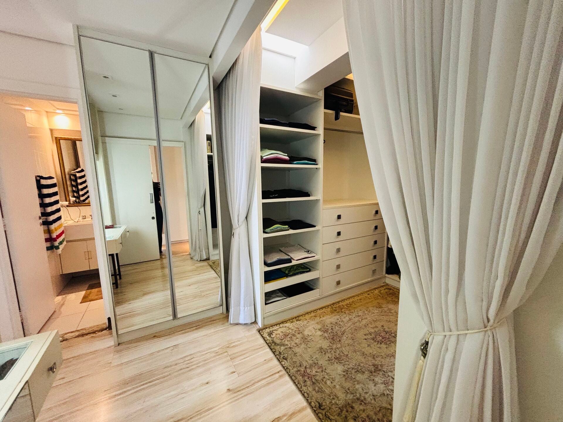 Apartamento · 3 dorm. — Closet