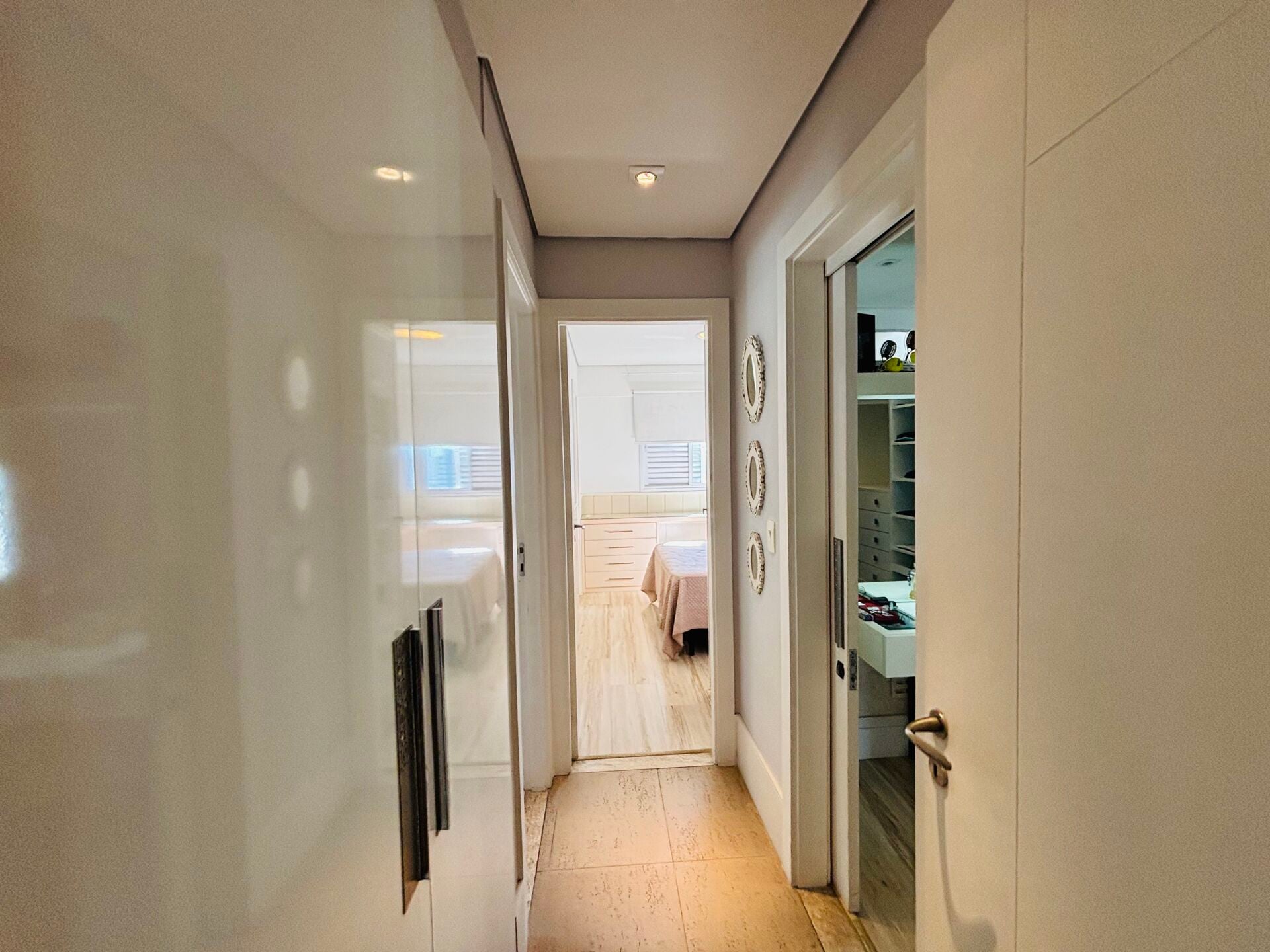 Apartamento · 3 dorm. — Circulação