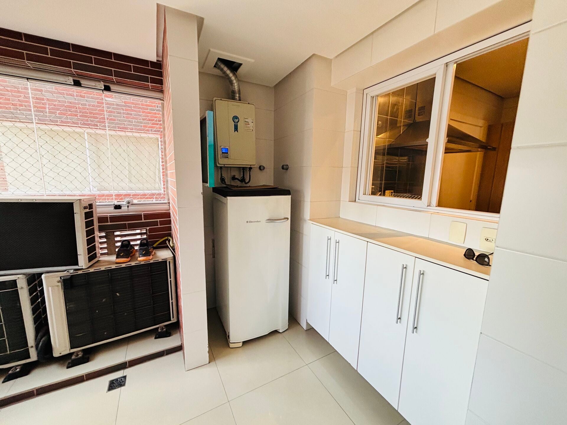 Apartamento · 3 dorm. — Área de serviço