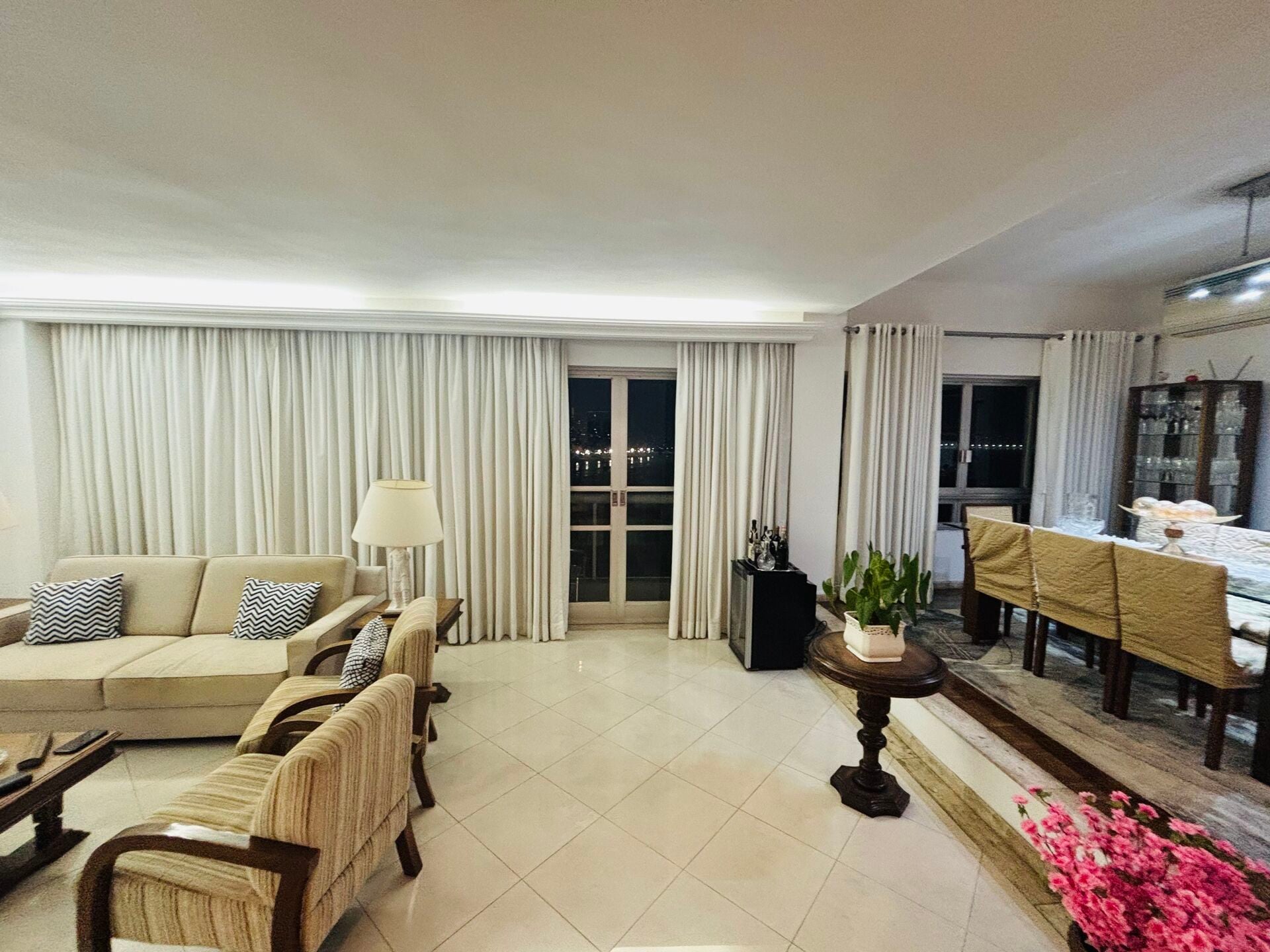 Apartamento · 3 dorm. — Sala
