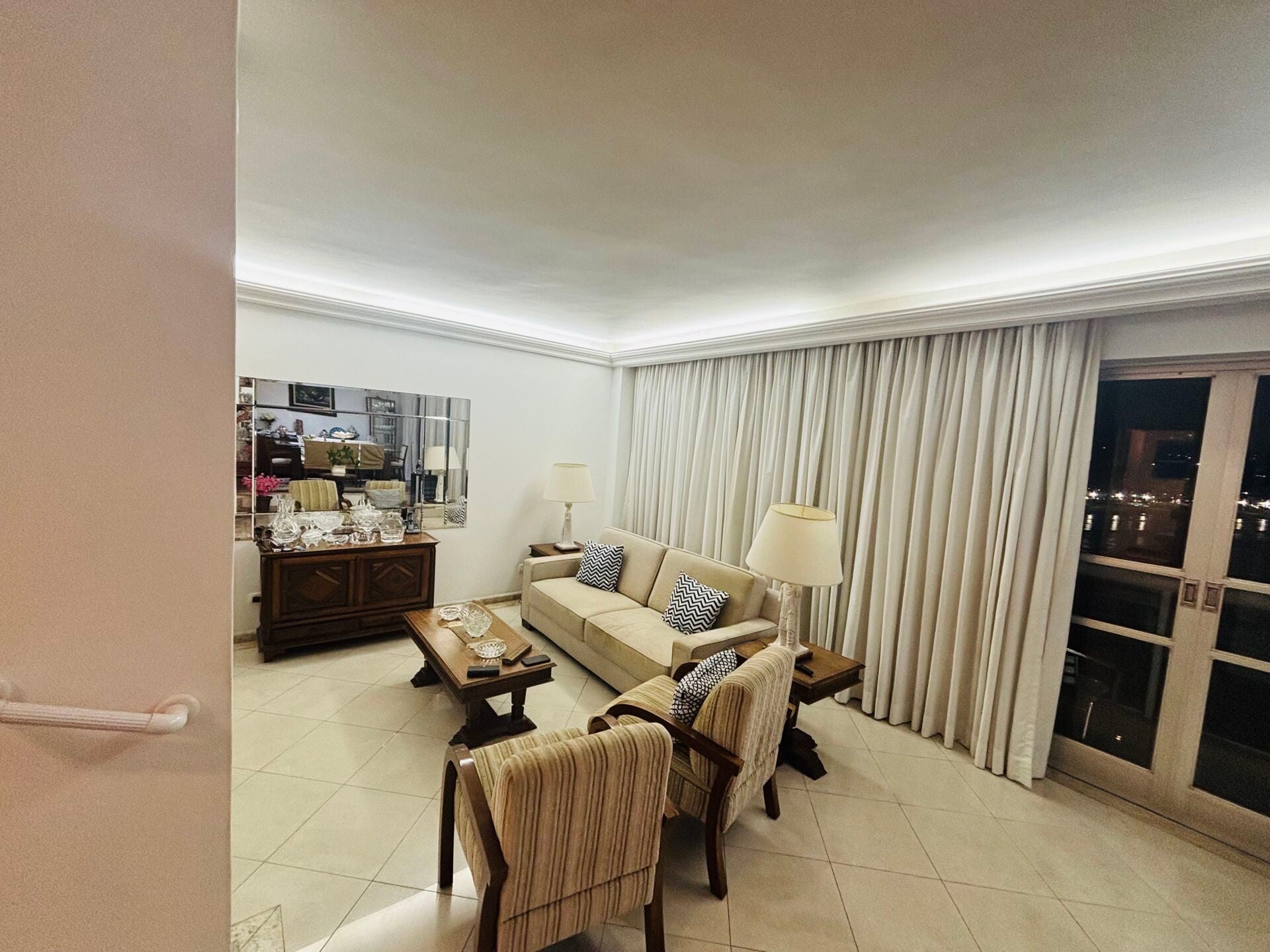 Apartamento · 3 dorm. — Sala