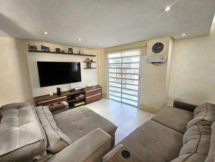 Casa Triplex · 3 dorm. — Sala
