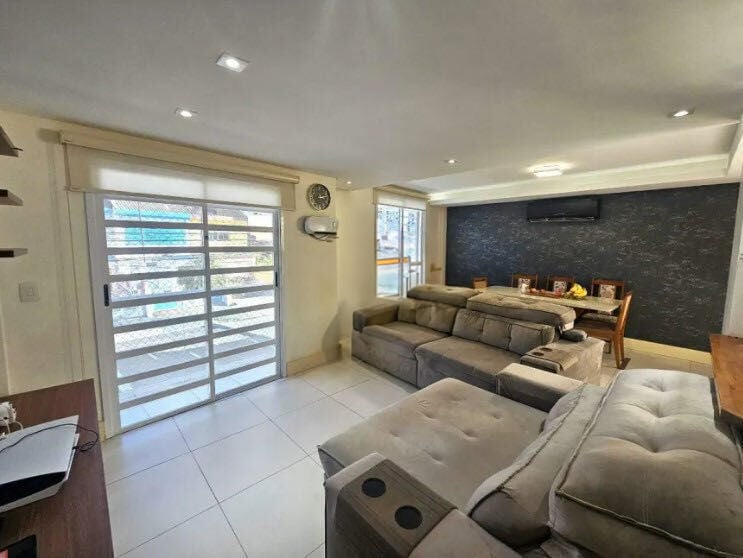 Casa Triplex · 3 dorm. — Sala