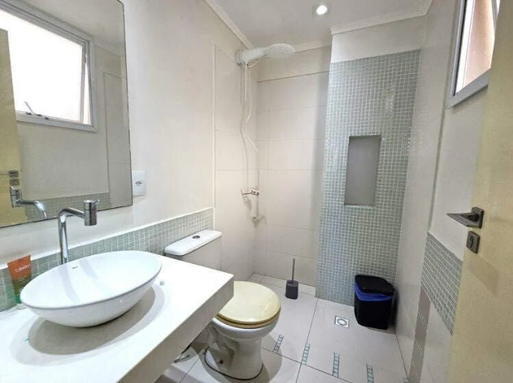 Casa Triplex · 3 dorm. — Banheiro suite