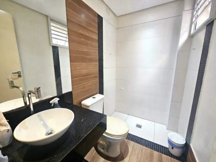 Casa Triplex · 3 dorm. — Banheiro