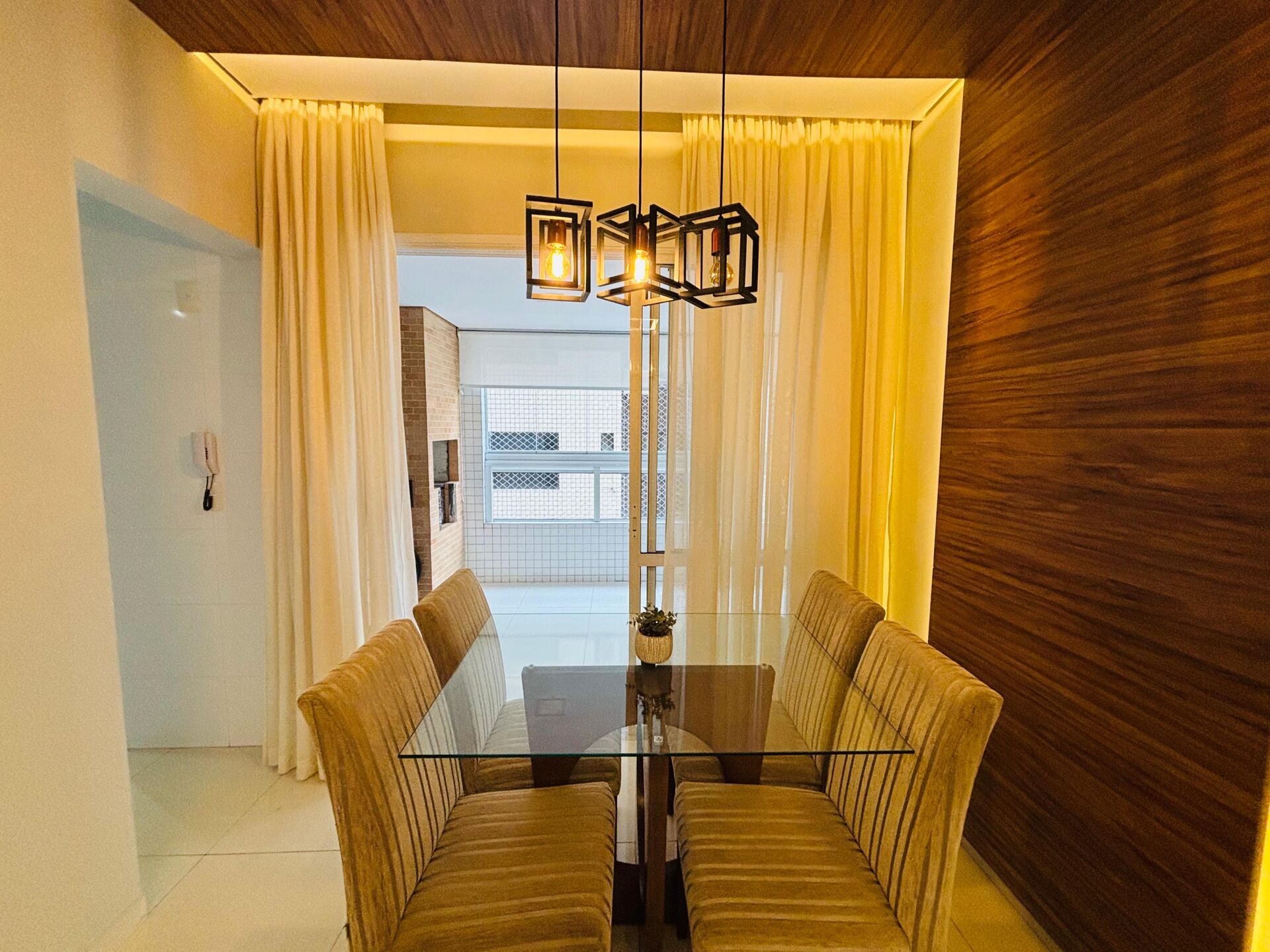 Apartamento 33 · 2 dorm. — Sala de jantar