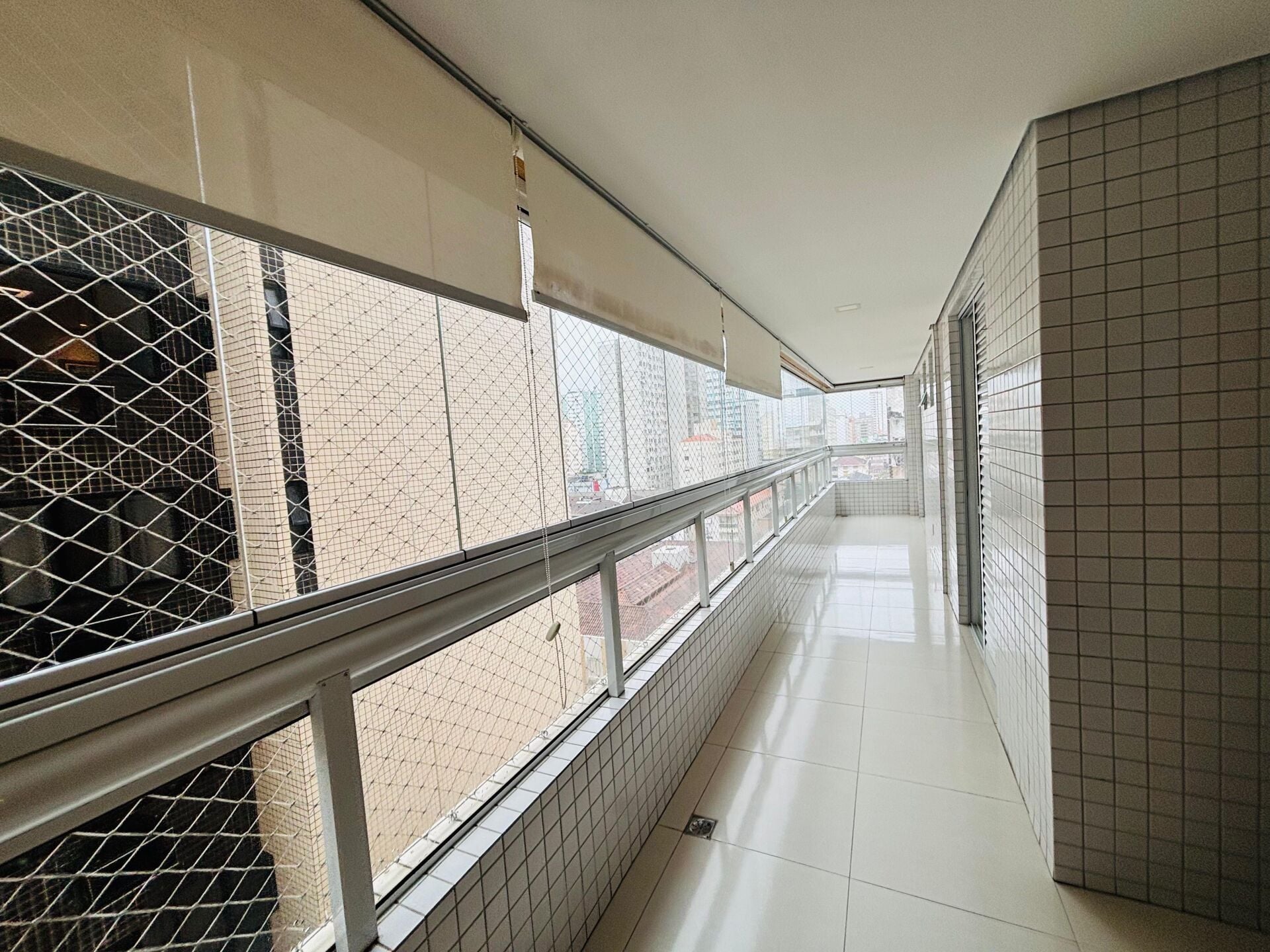 Apartamento 33 · 2 dorm. — Varanda