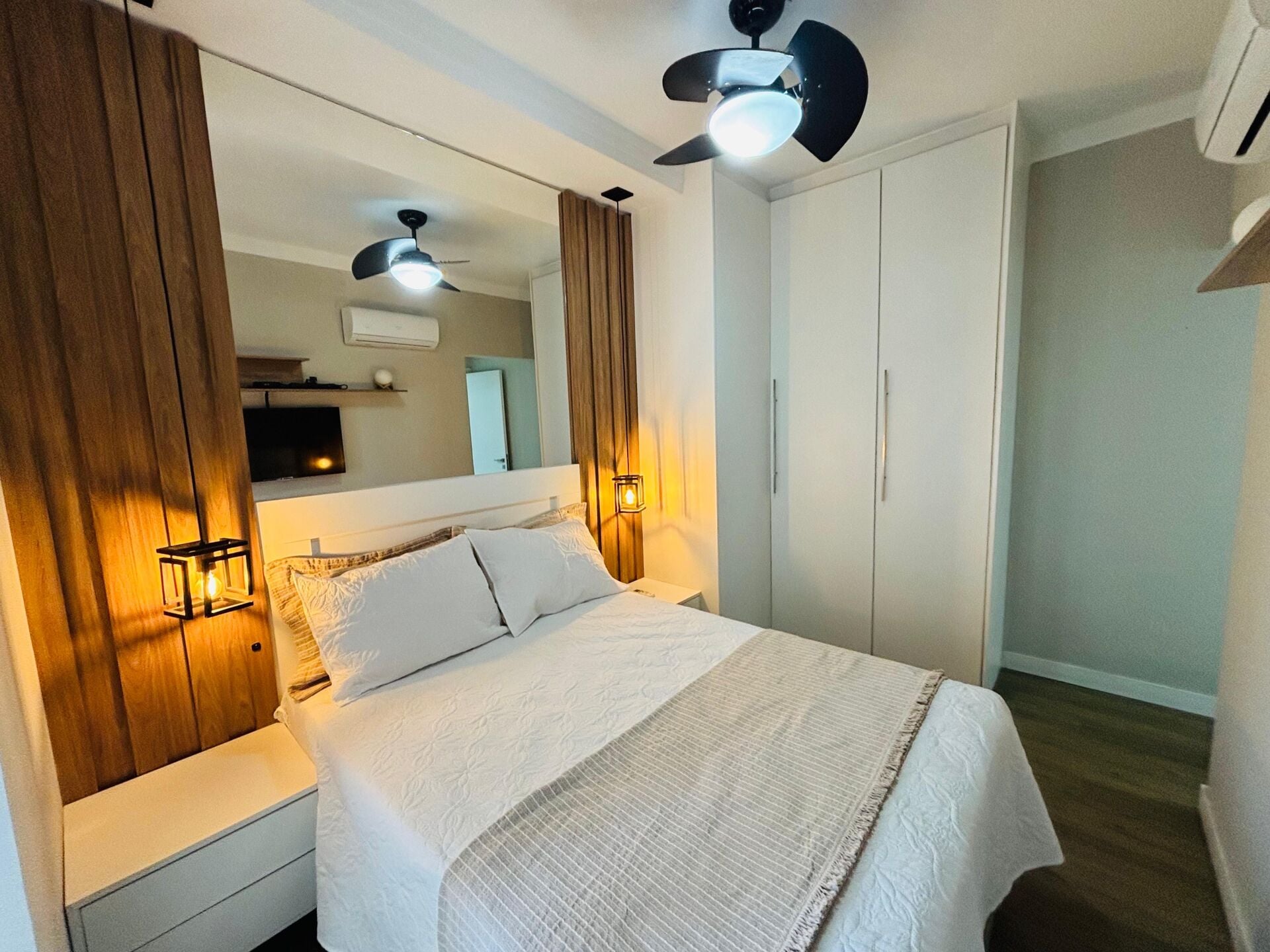 Apartamento 33 · 2 dorm. — Suíte