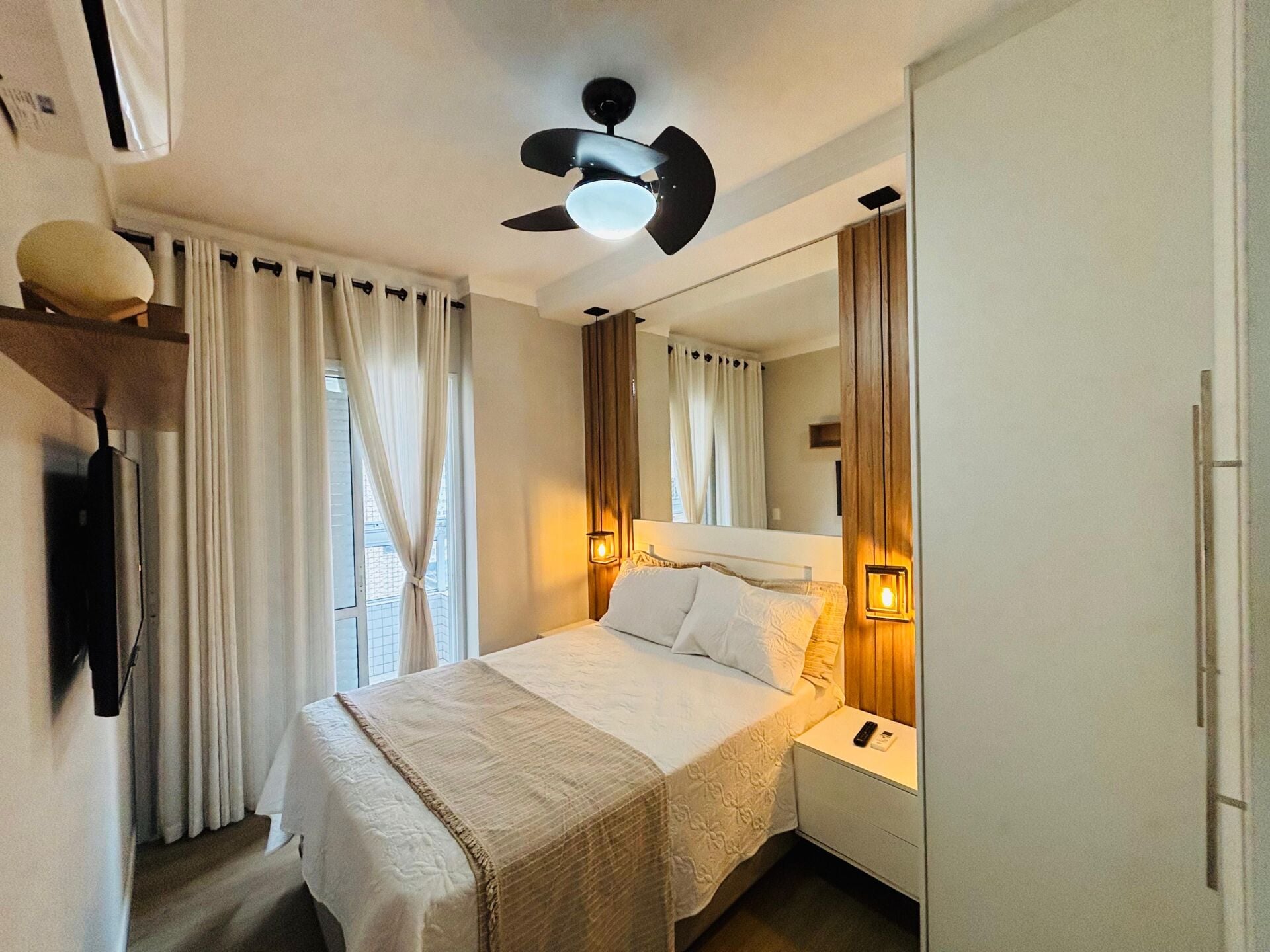 Apartamento 33 · 2 dorm. — Suíte