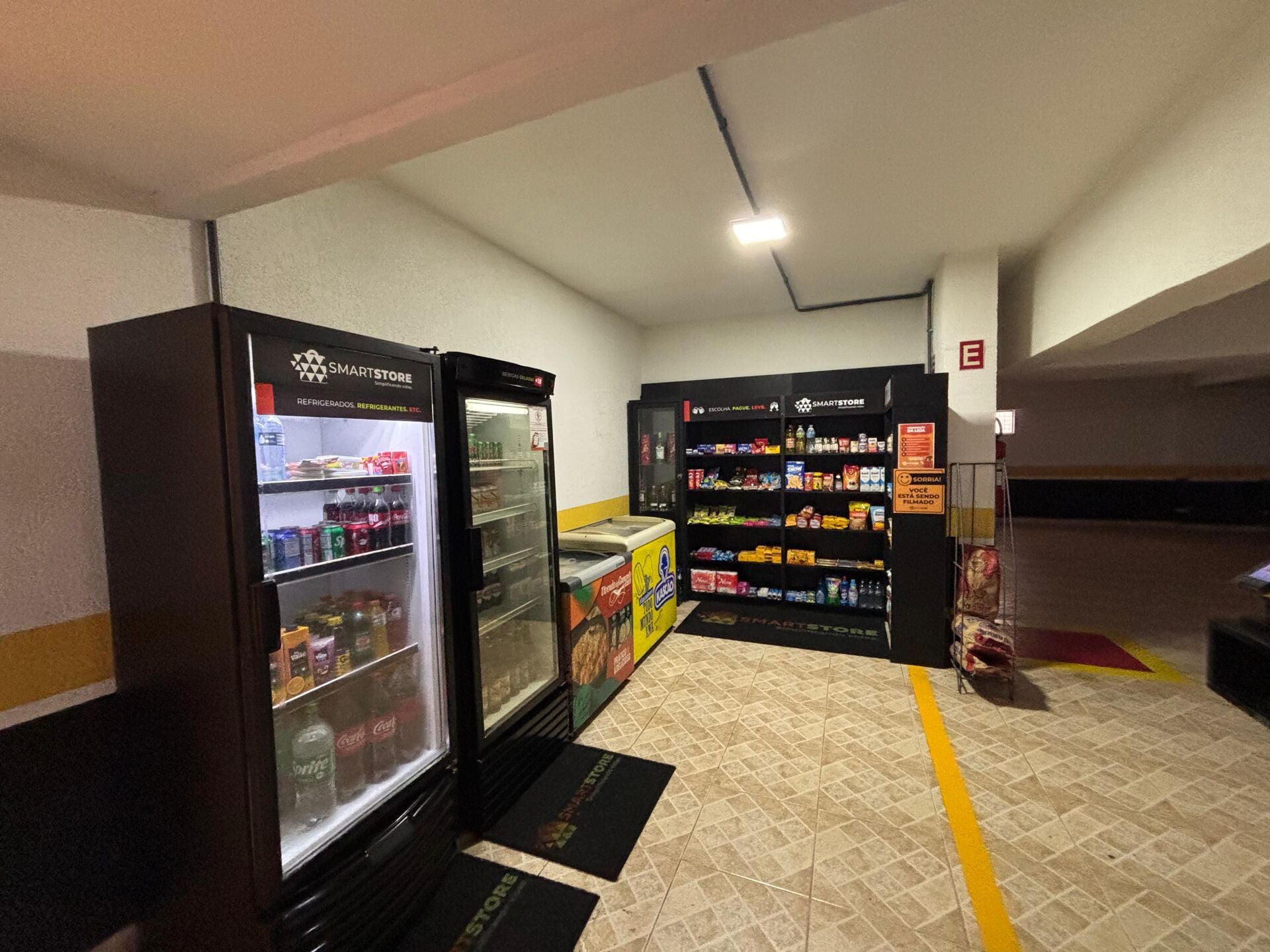 Apartamento 33 · 2 dorm. — Lazer mini mercado