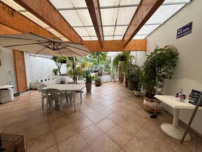 Casa com edícula · 3 dorm.