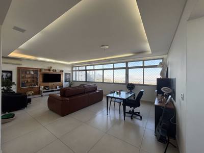 Apartamento · 4 dorm.