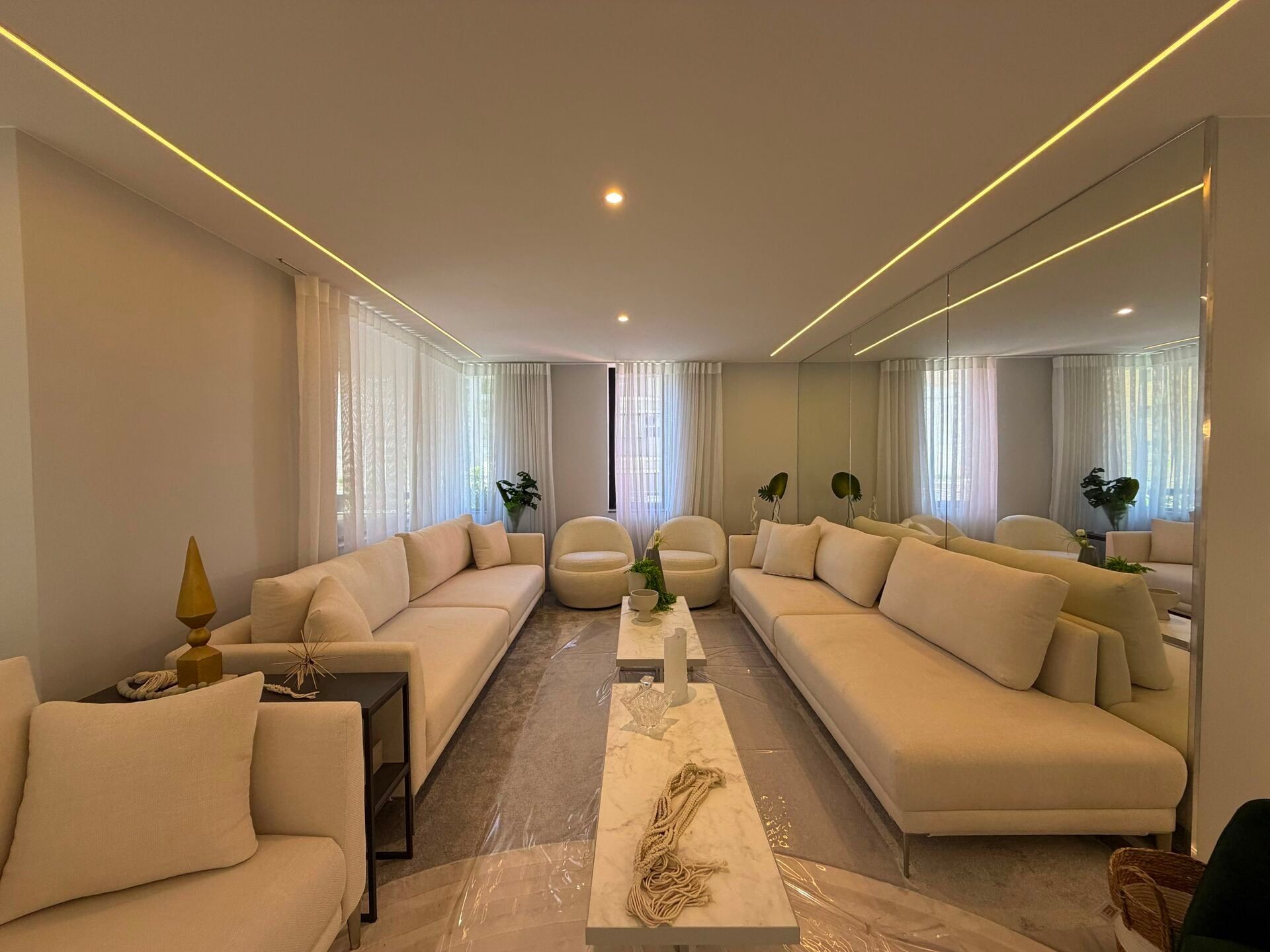 Apartamento de alto padrão · 4 dorm.