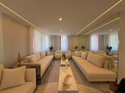 Apartamento de alto padrão · 4 dorm.